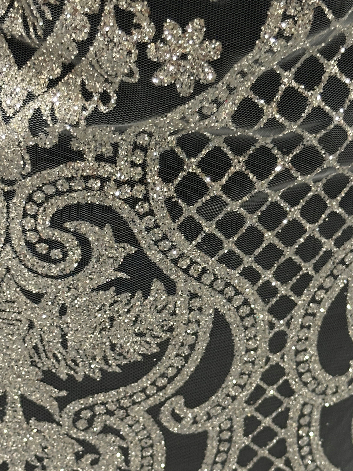 Elfenbeinfarbenes, glitzerndes Tüll-Ballkleid