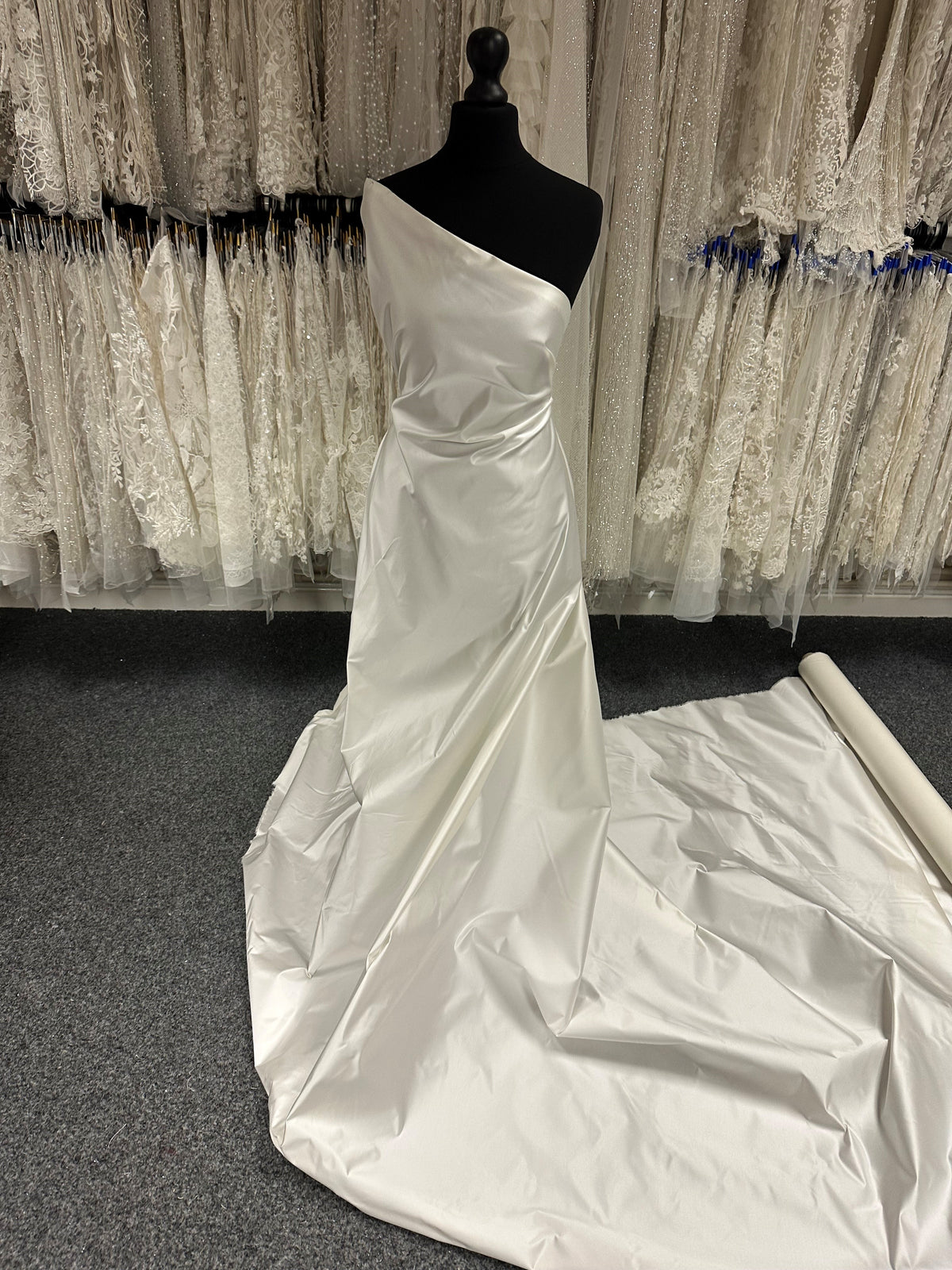 Elfenbeinfarbener Bio-Baumwollmischsatin - Reife