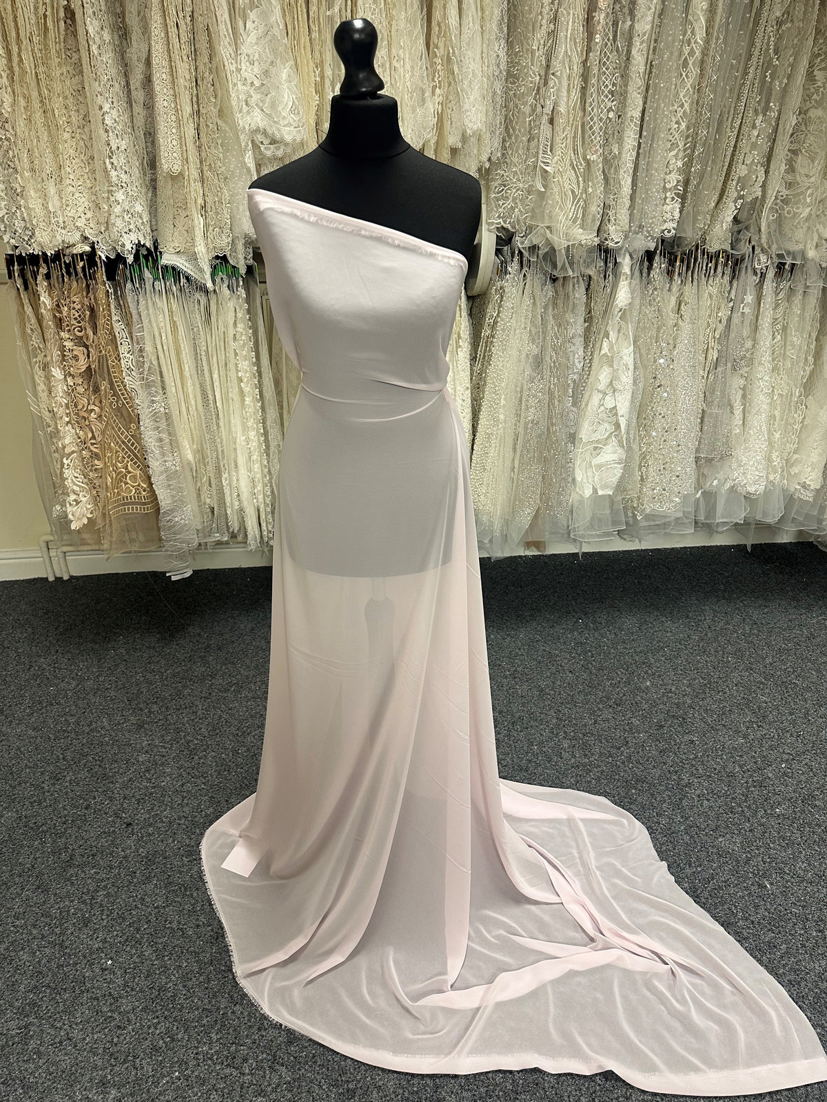 Zartrosa Polyester-Chiffon – Benevolence