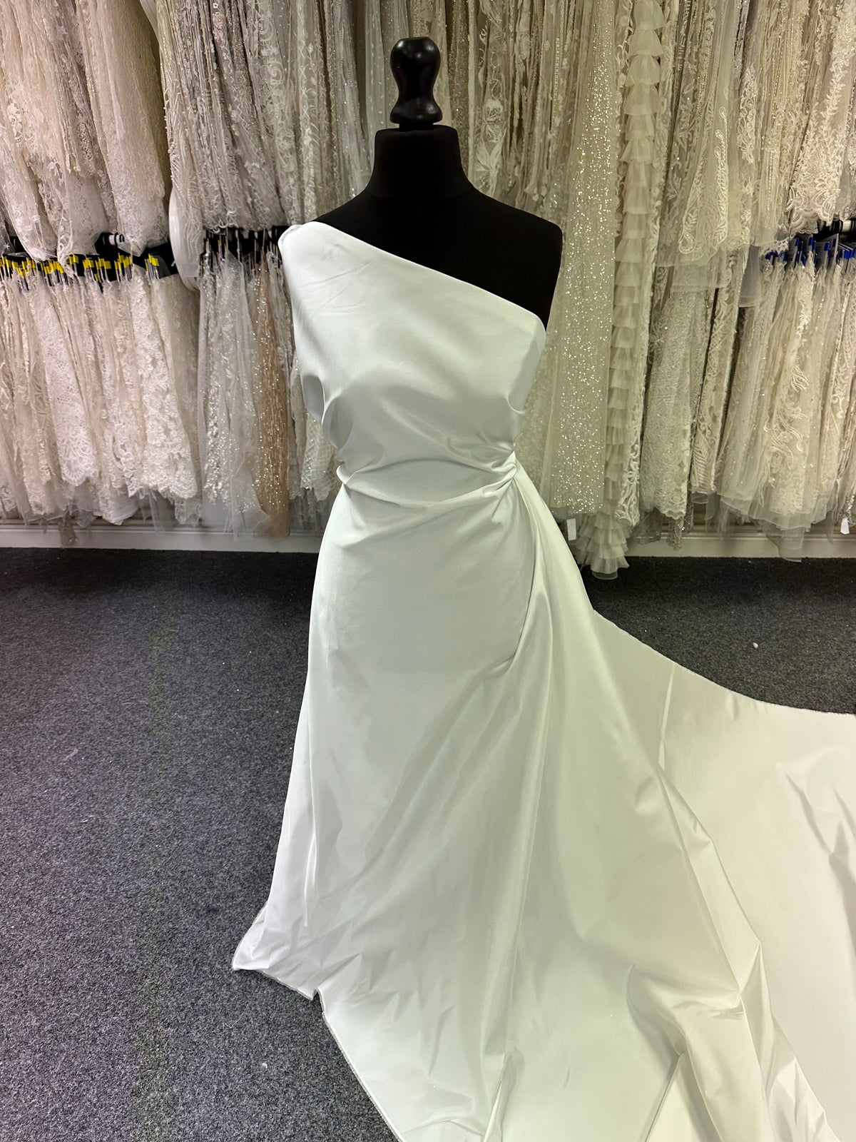 Elfenbeinfarbener Faille aus Seidenmischung – Composure