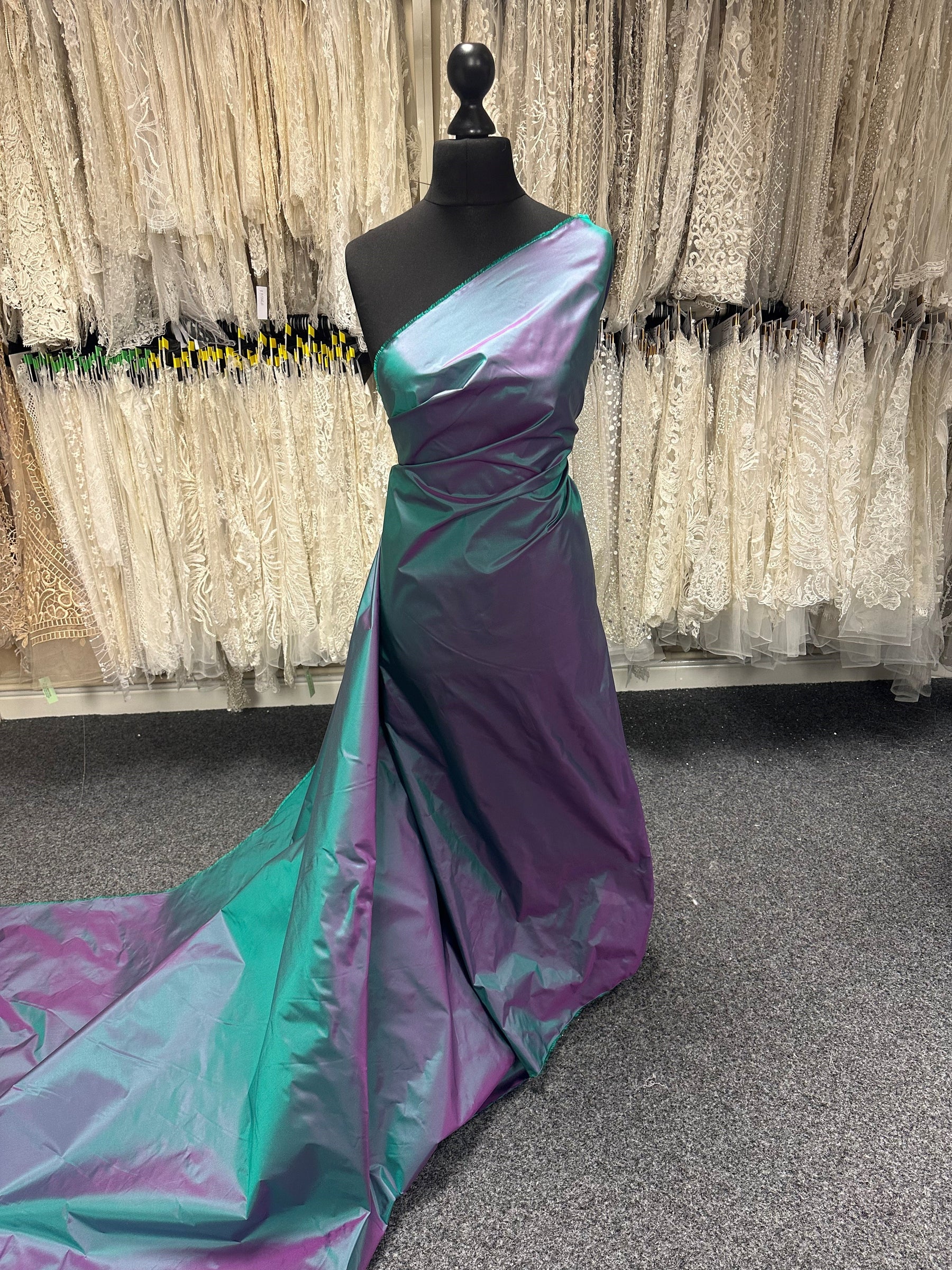 Jade-Seidentaft – Debutante