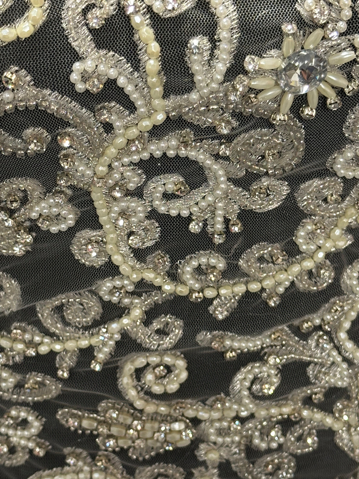 Elfenbeinfarbene Kristallspitze - Kimchi