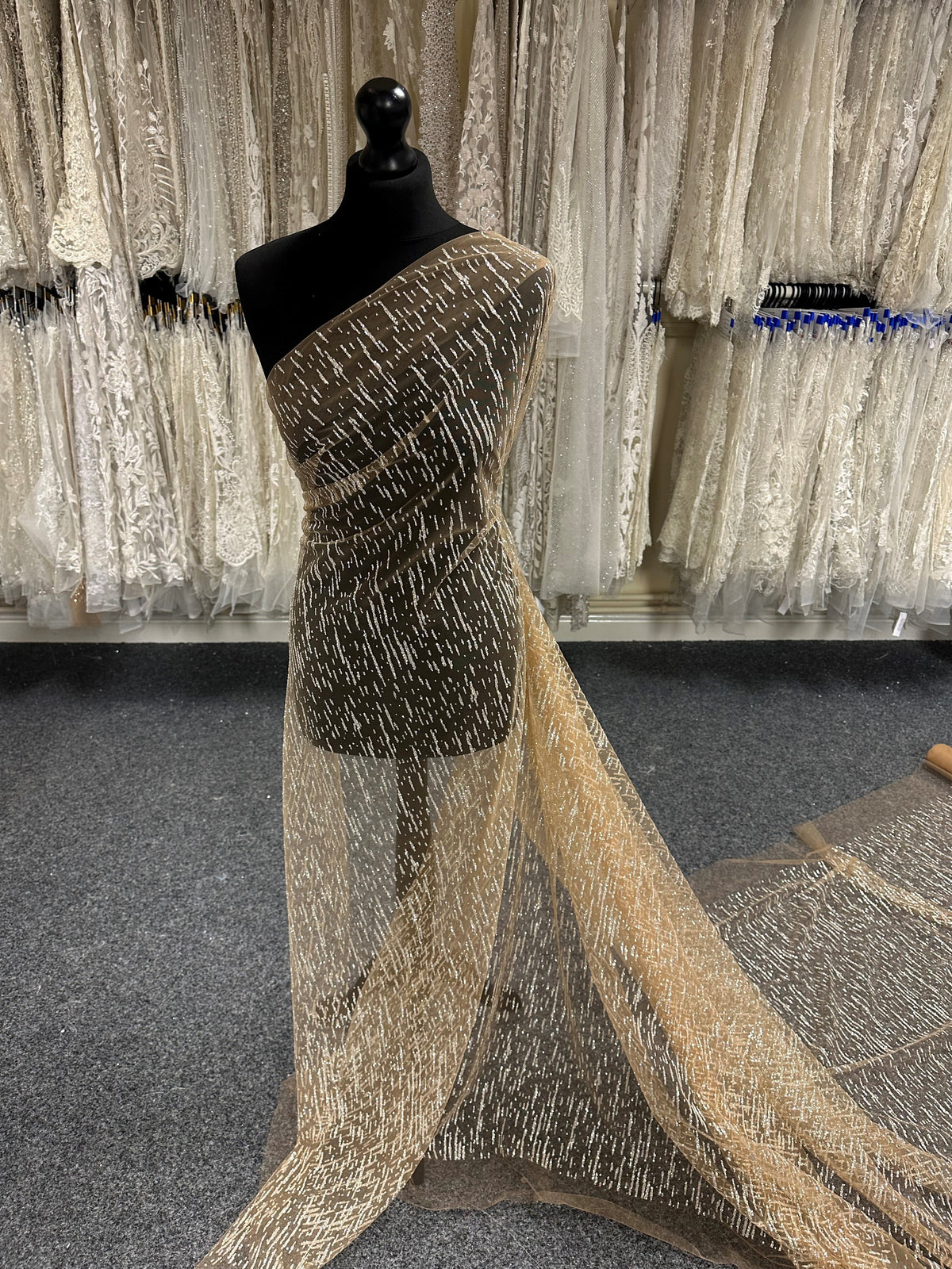 Nackte Glitzerspitze – Elise