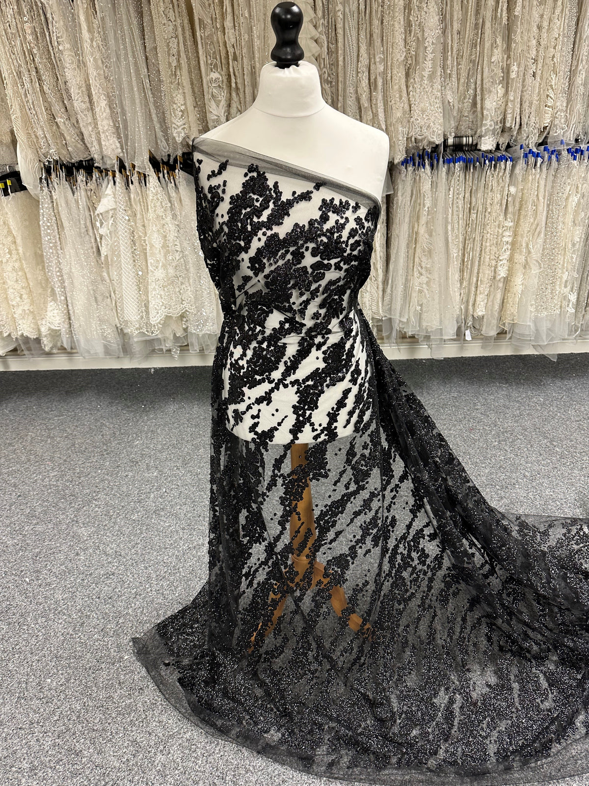 Schwarzer Glitzertüll – Adair