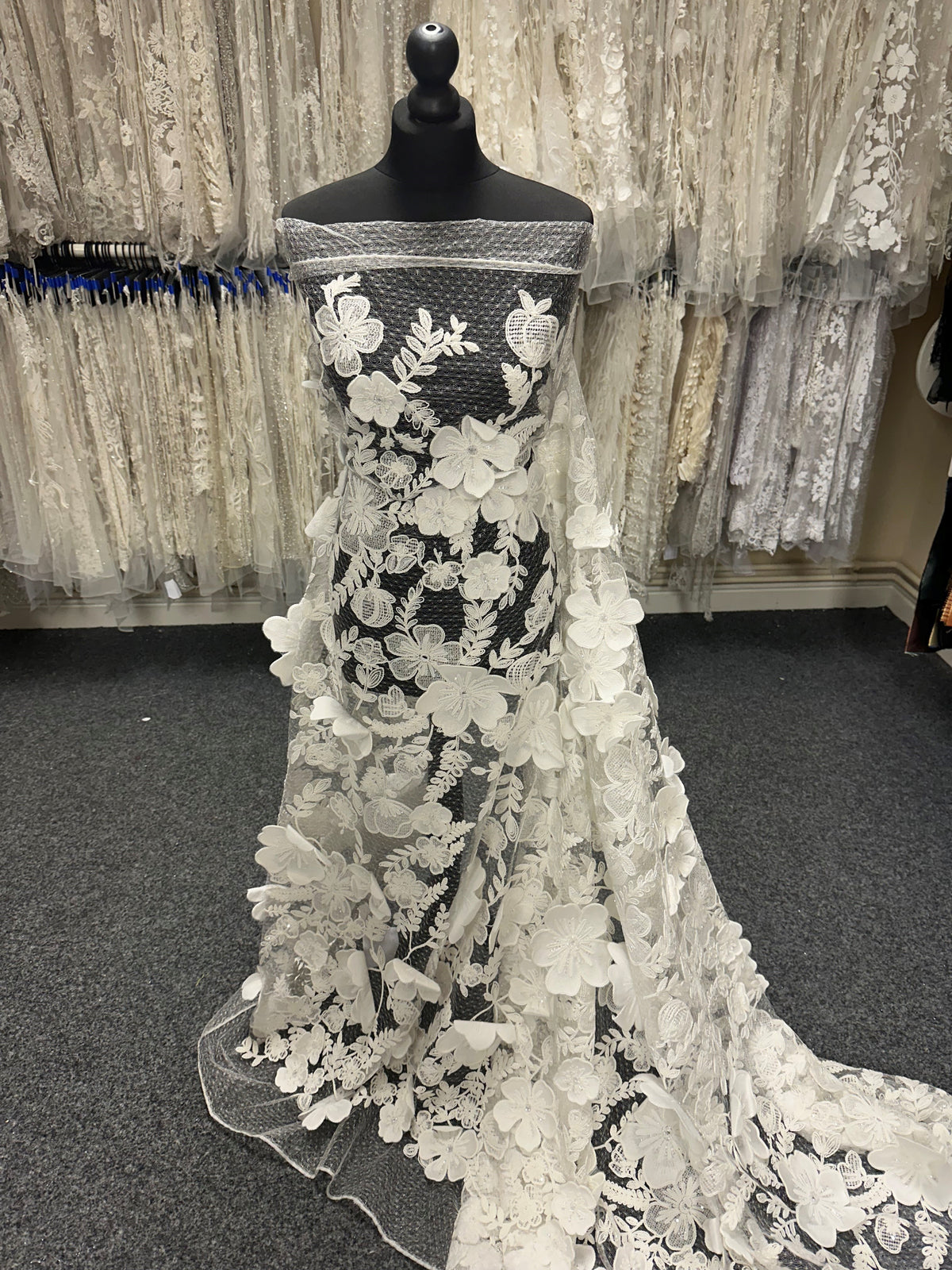 Elfenbeinfarbene 3D-Blumenspitze – Cher