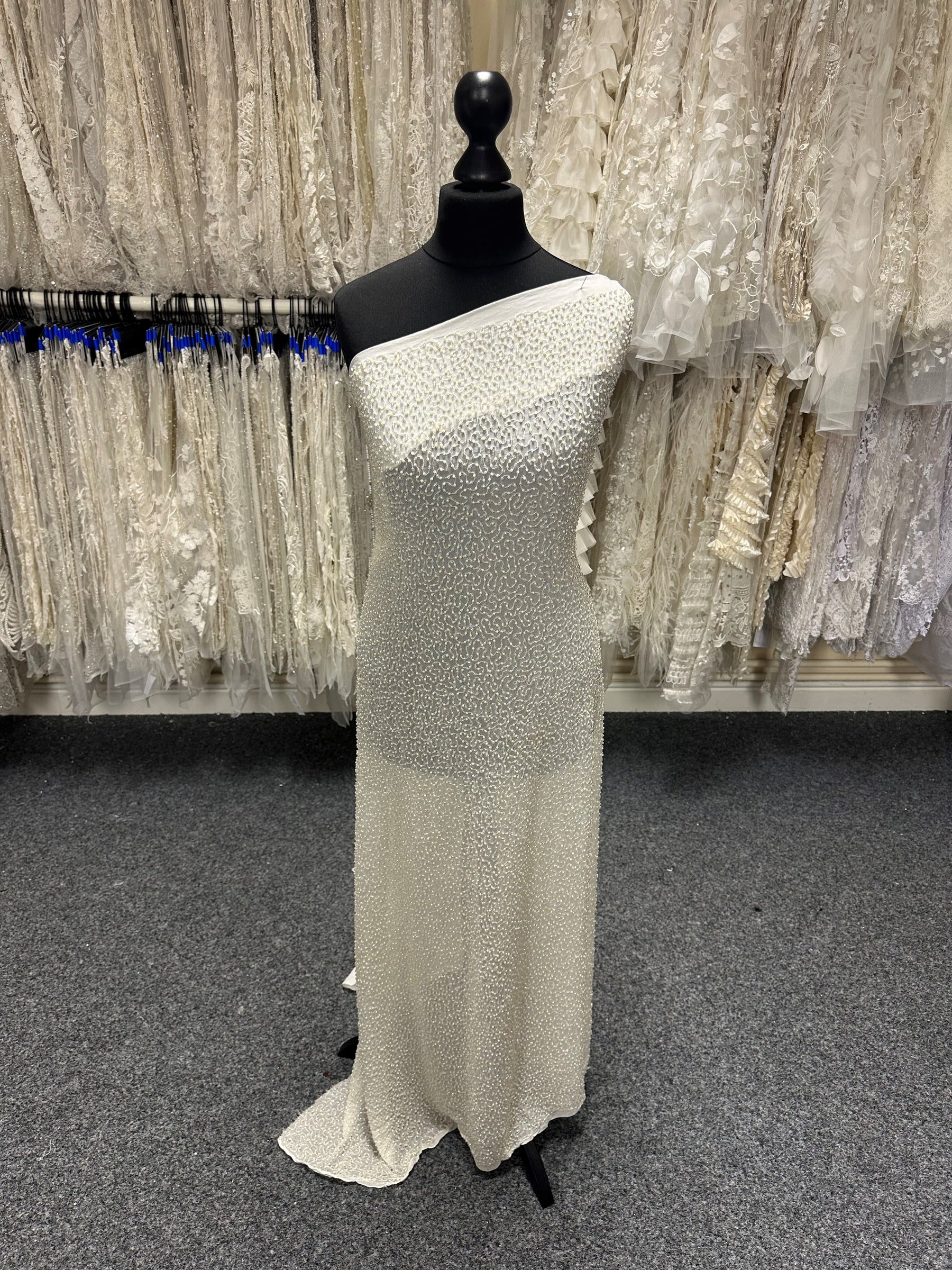 Elfenbeinfarbener Georgette mit Perlen – Mallory