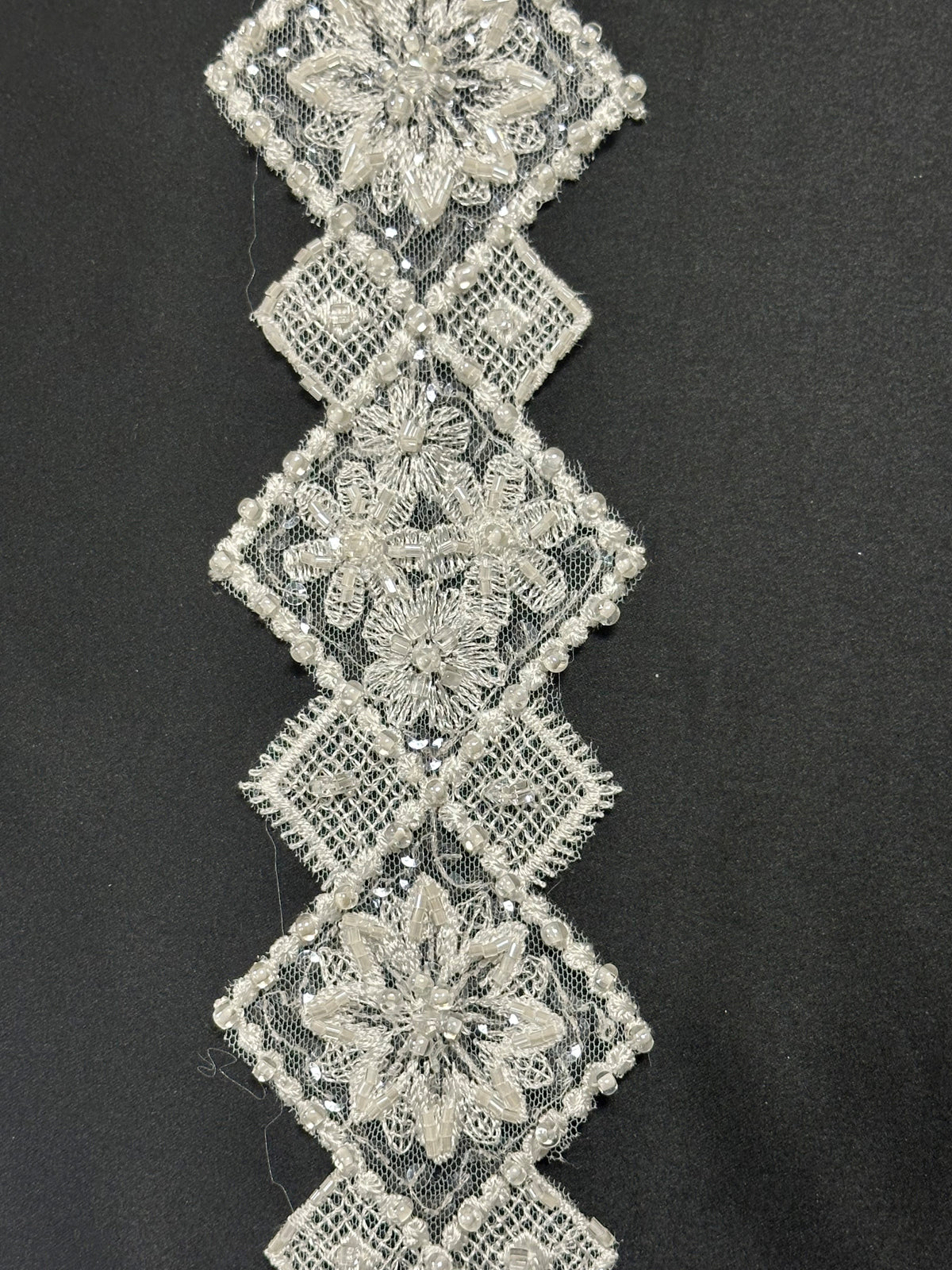 Elfenbeinfarbene Perlenspitzenborte - Bumbershoot