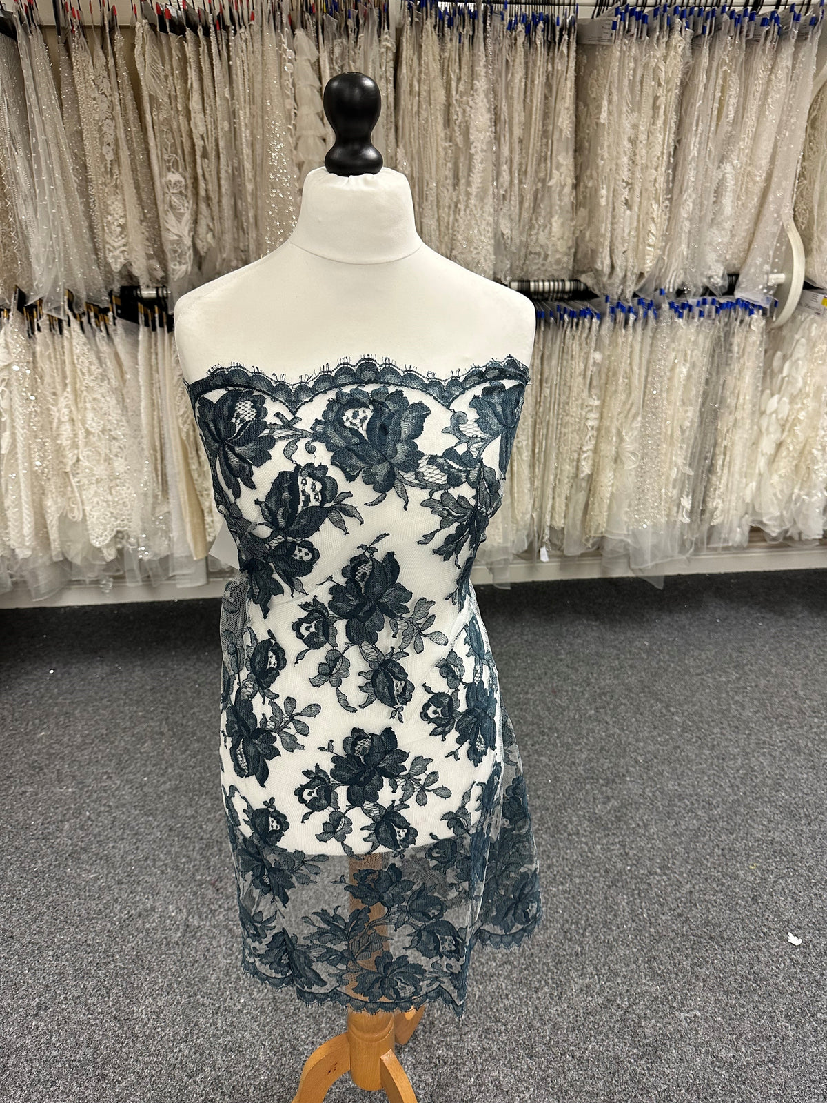 Französische blaue Spitze – Harper