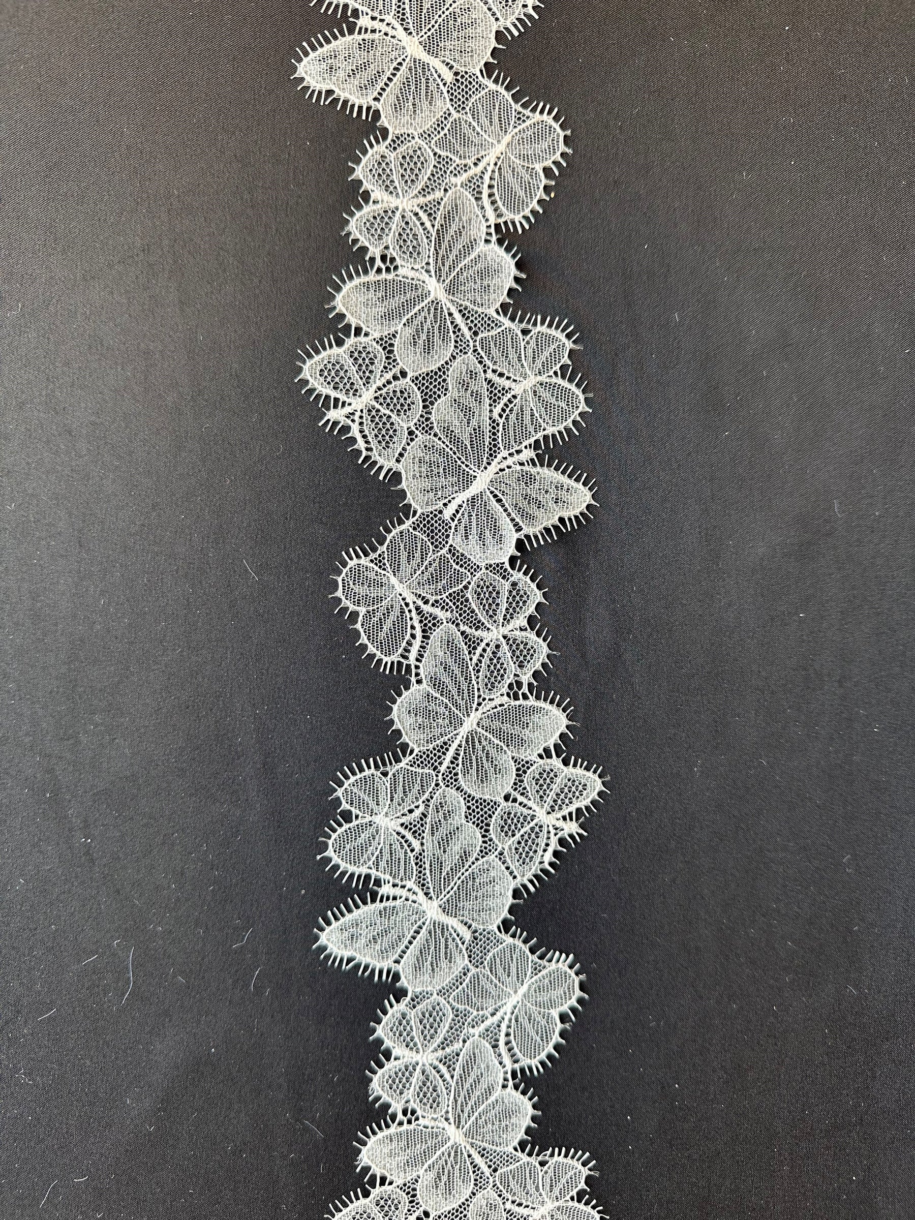 Elfenbeinfarbener Schmetterlings-Spitzenbesatz - Mariner