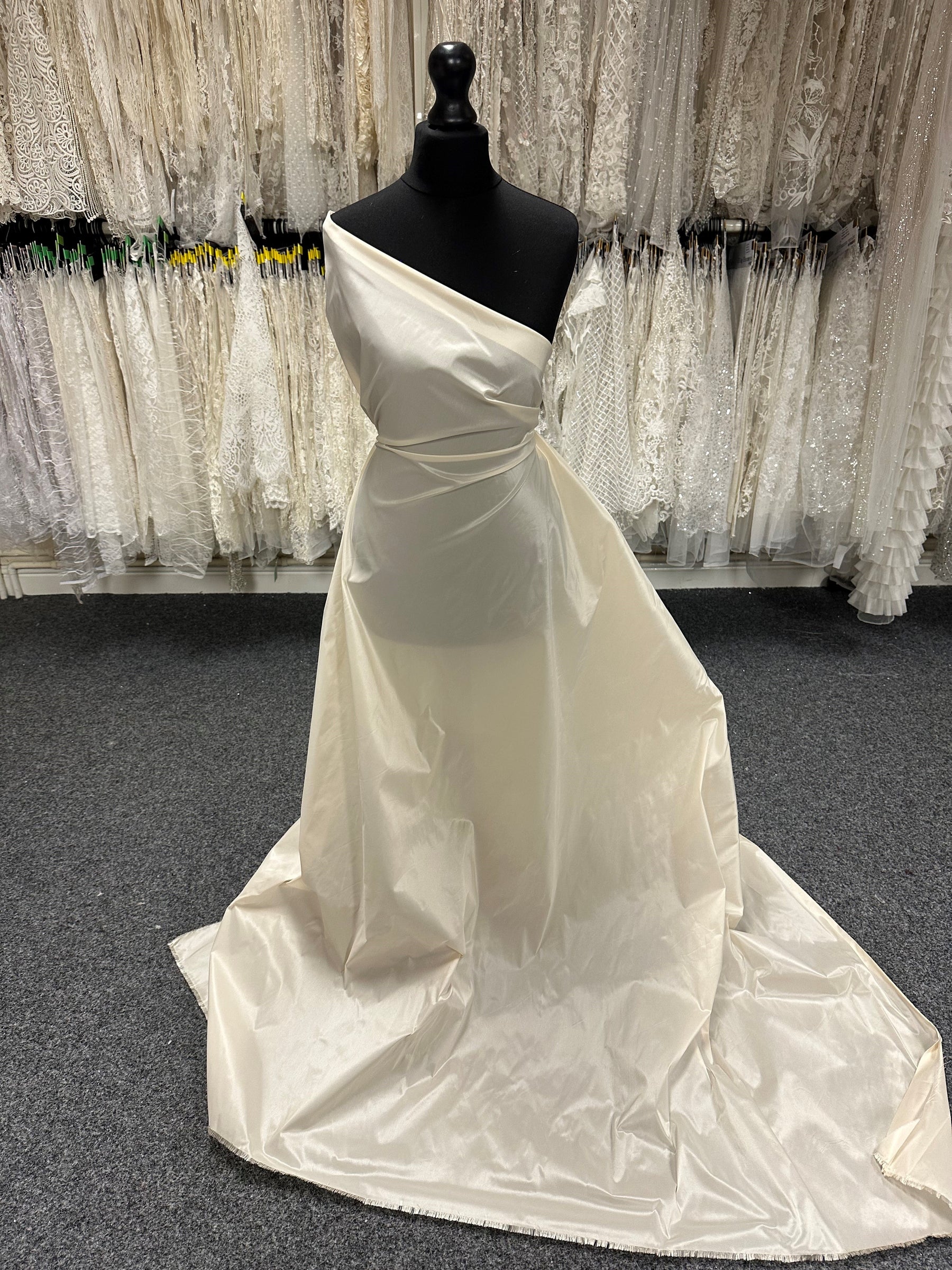 Champagnerfarbener Polyestertaft - Eleganz