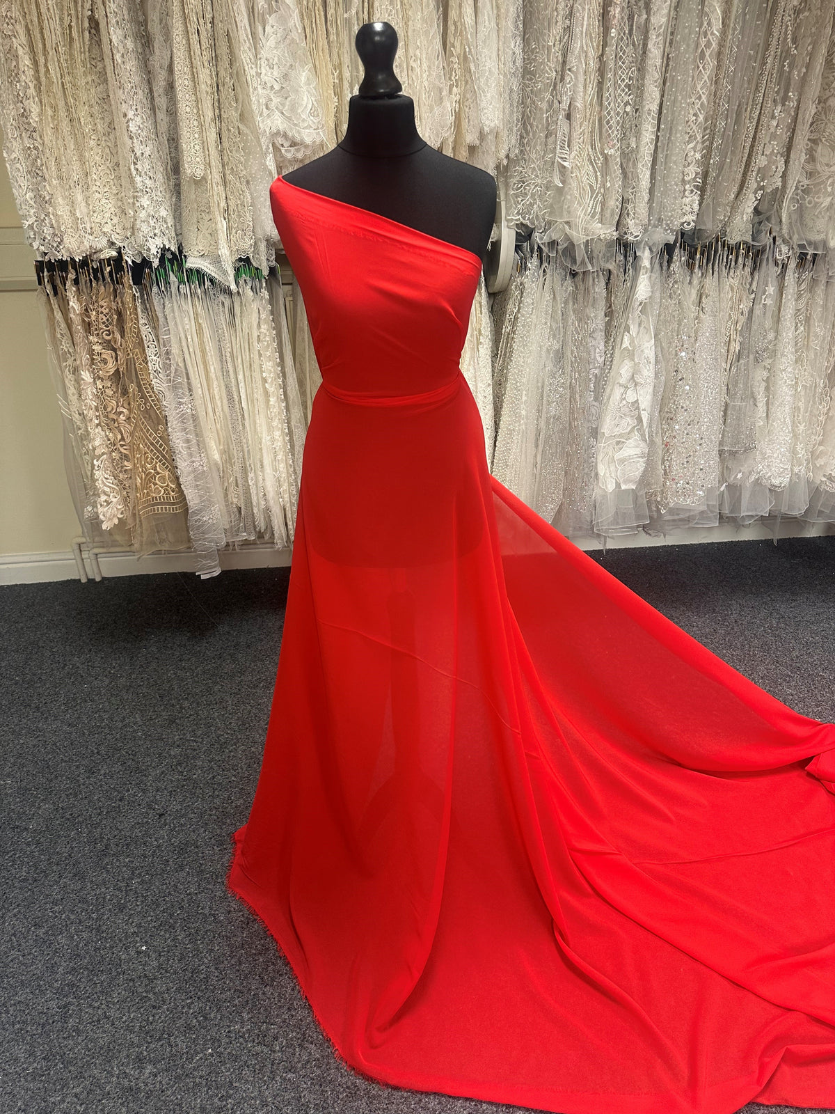 Scharlachroter Polyester-Chiffon - Benevolence