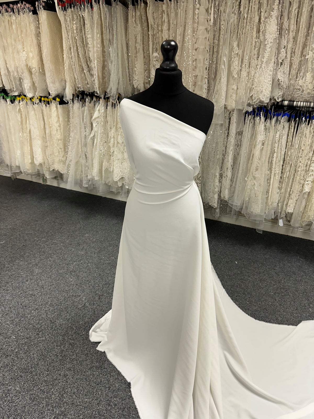 Elfenbeinfarbener Luxus-Crêpe aus Acetat-Viskose - Satire