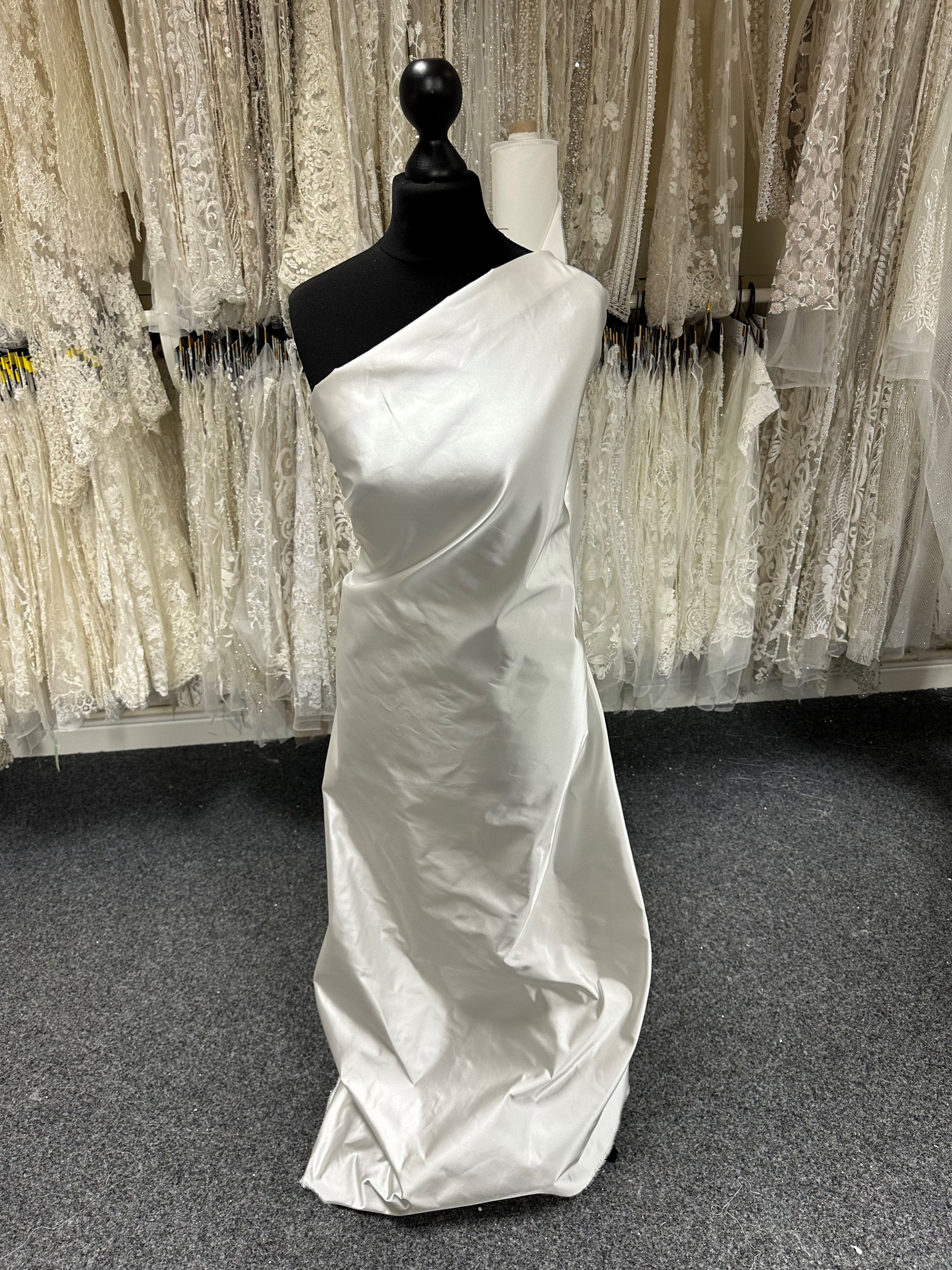 Elfenbeinfarbener Öko-Duchesse-Satin - Secret