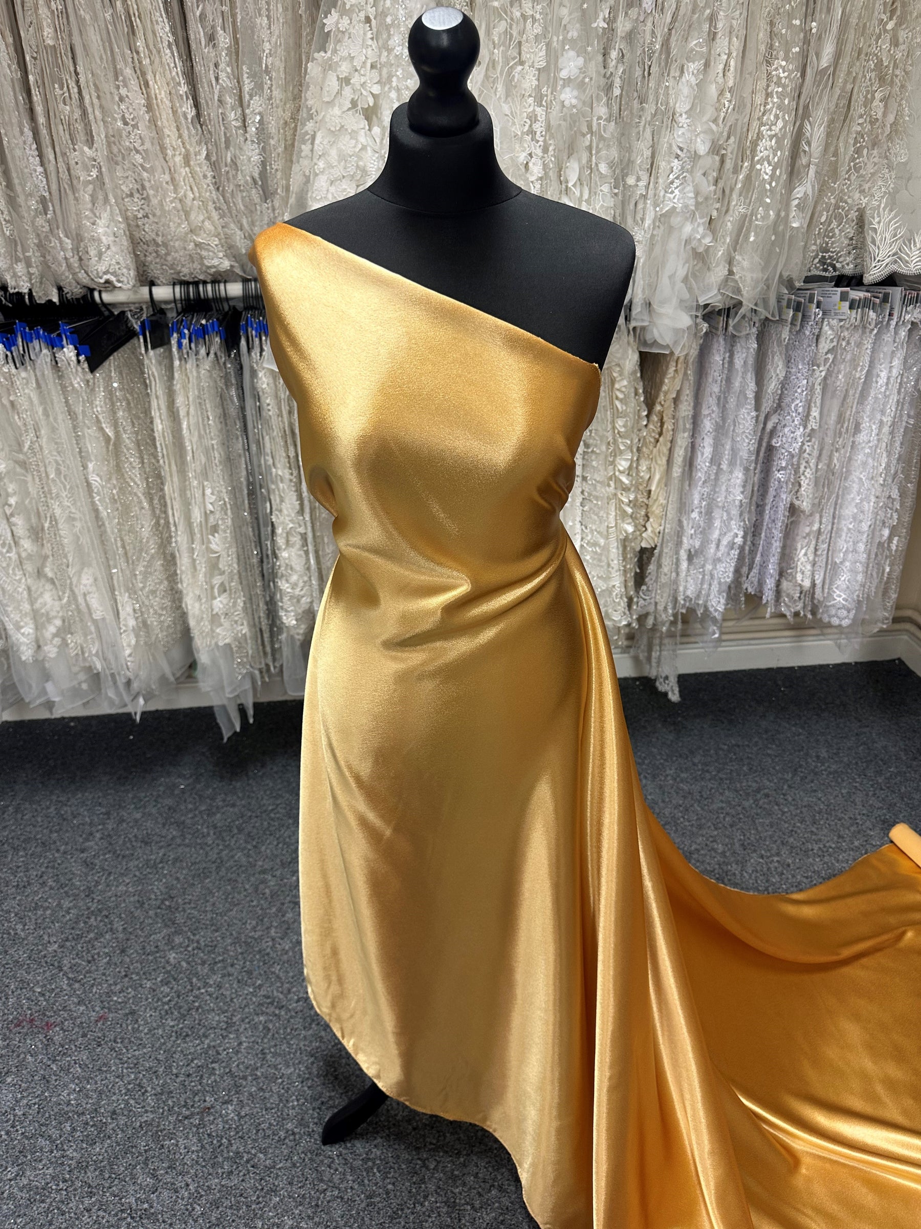 Butterscotch-Krepp-Satin auf der Rückseite - Desire