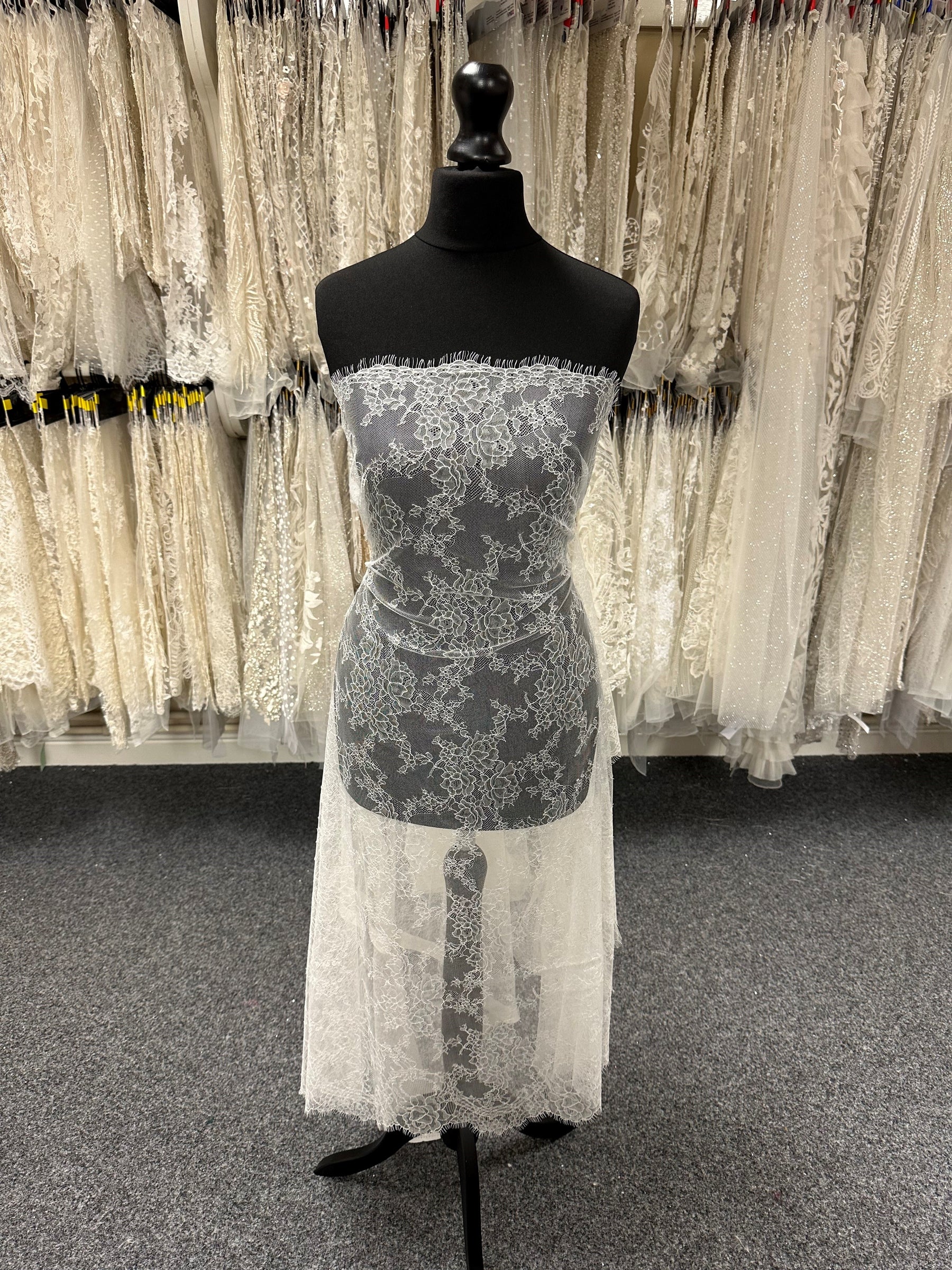 Elfenbeinfarbene Chantilly-Spitze – Camden