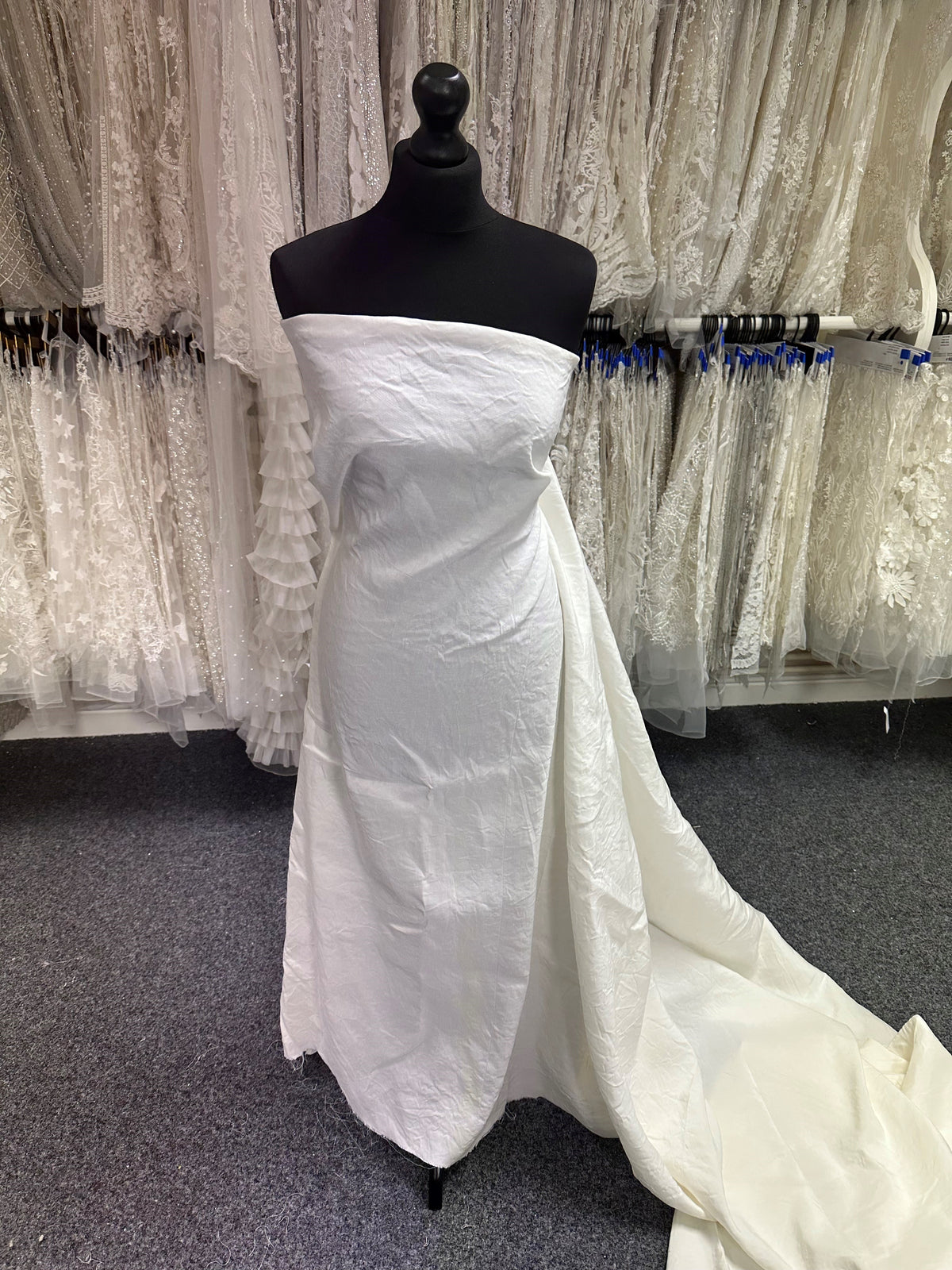 Elfenbeinfarbener Seiden-/Leinenstoff - Triumph