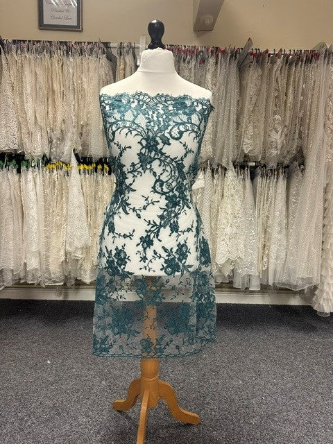 Smaragdgrüne Spitze - Kate