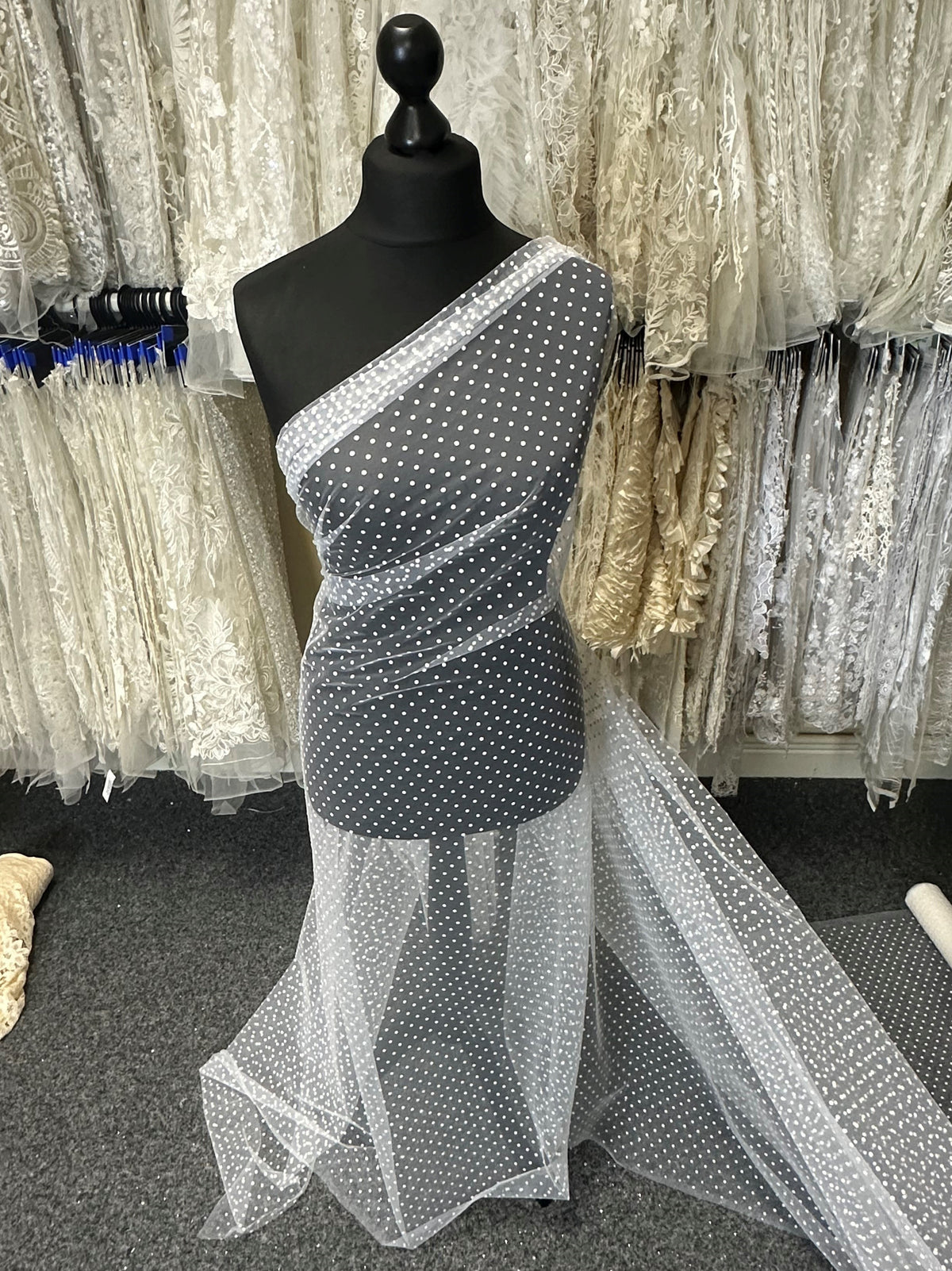 Elfenbeinfarbener Flocktüll - Fiesta