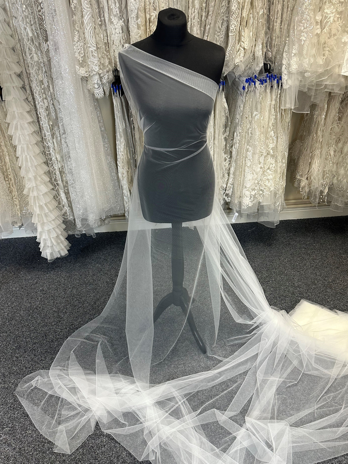 Elfenbeinfarbener Nylon-Stretch-Tüll - Bearing