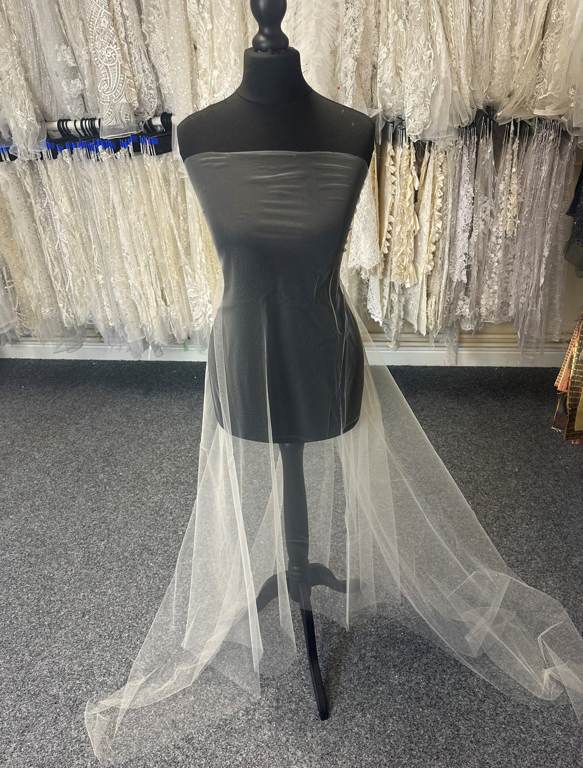 Champagnerfarbener Brauttüll für Schleier – Romance