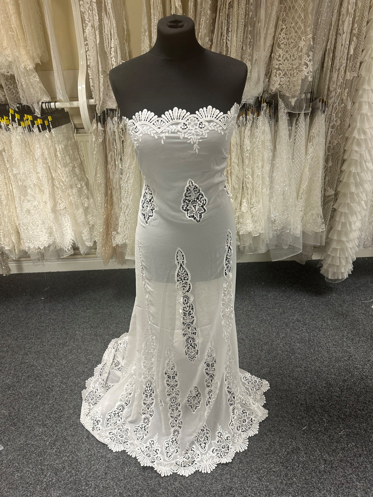 Elfenbeinfarbene bestickte Spitze - Uylana