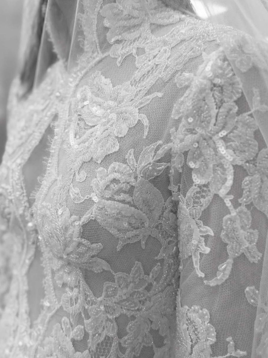 Elfenbeinfarbene Chantilly-Spitze – Alisha