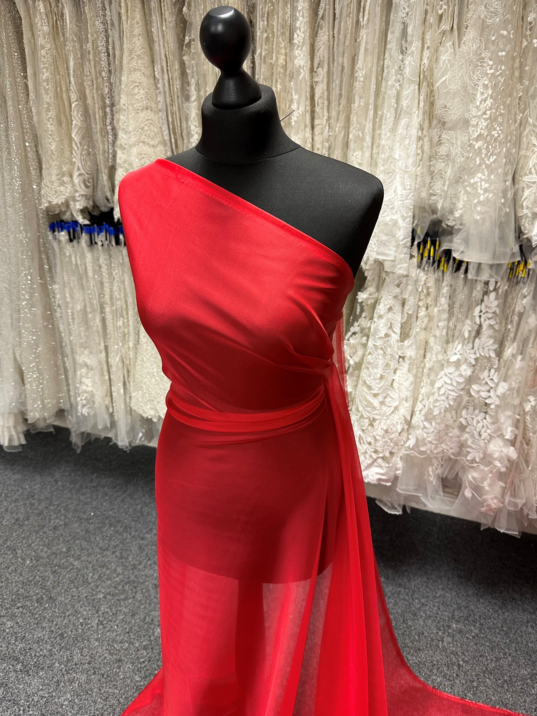 Roter Polyester-Chiffon – Honesty