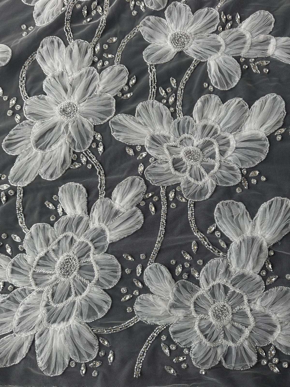 Elfenbeinfarbene bestickte Spitze - Schilf