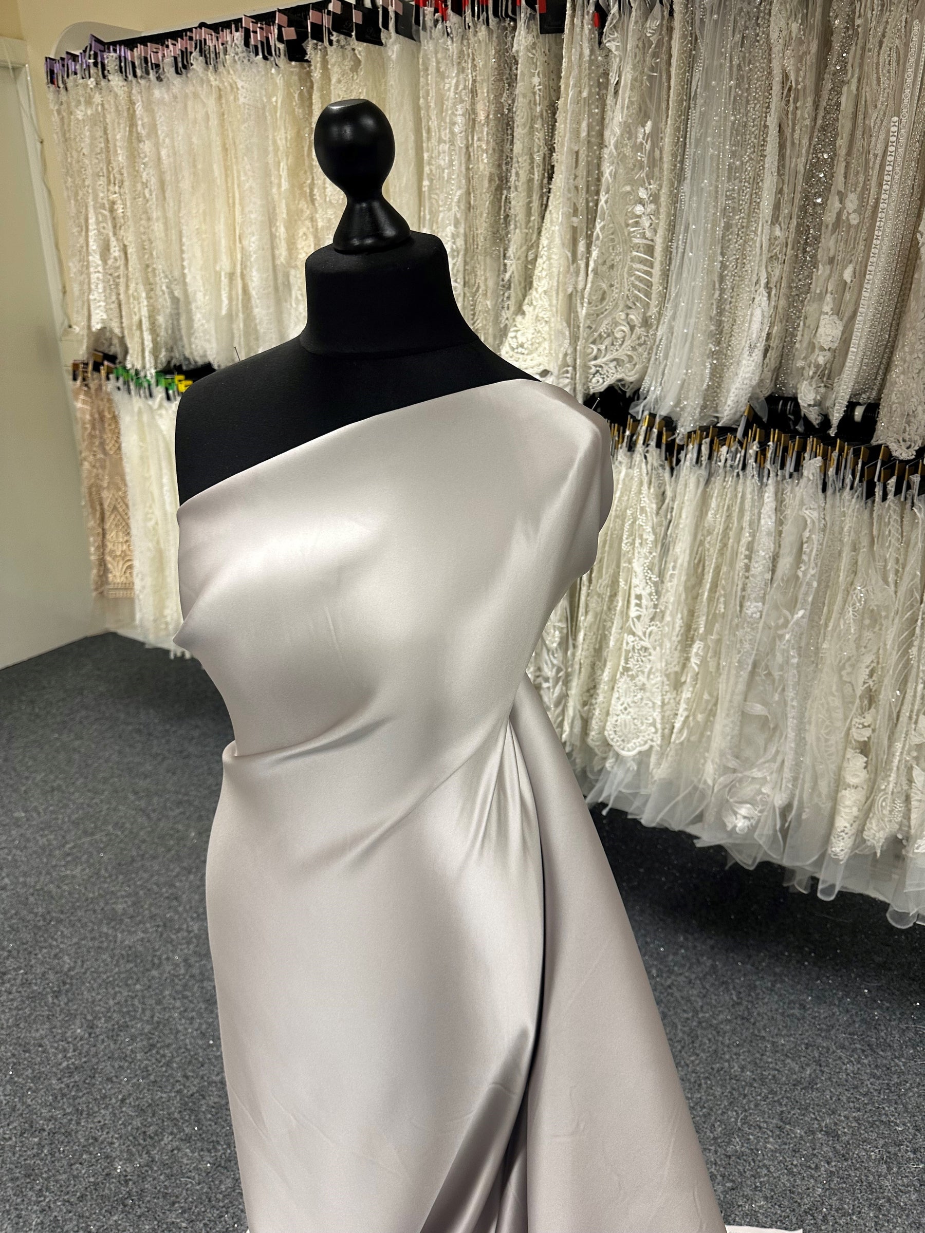 Perlmutt-Polyester-Duchess-Satin – Supreme