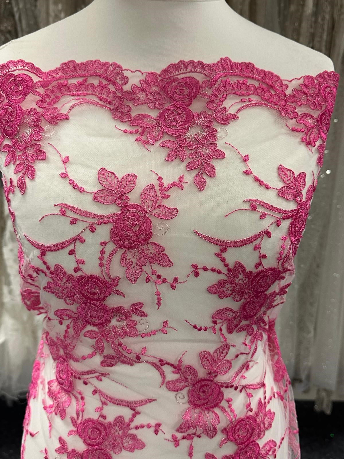 Leidenschaftliche rosa Spitze – Maria