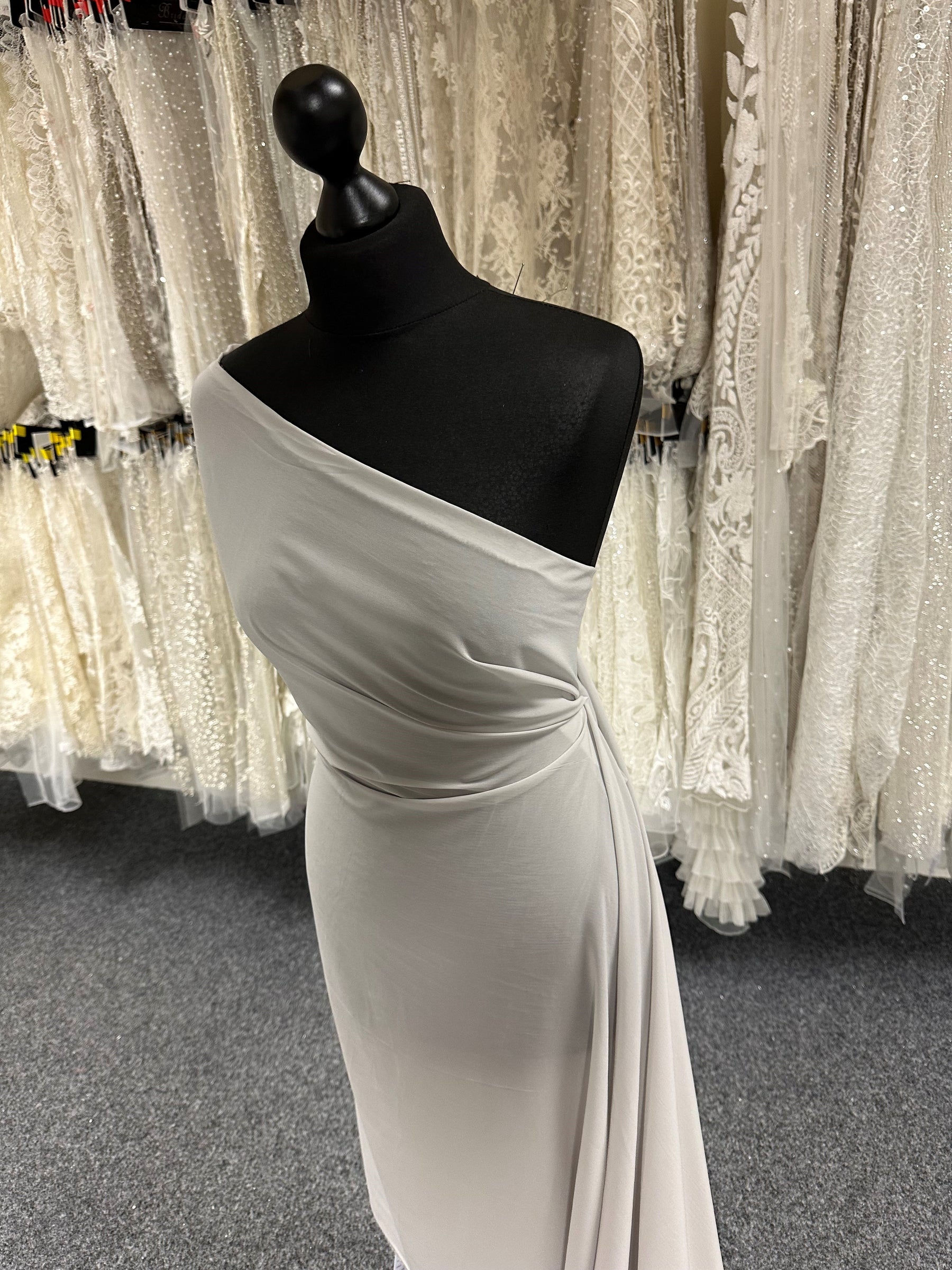 Grauer Polyester-Chiffon-Stoff – Serendipity