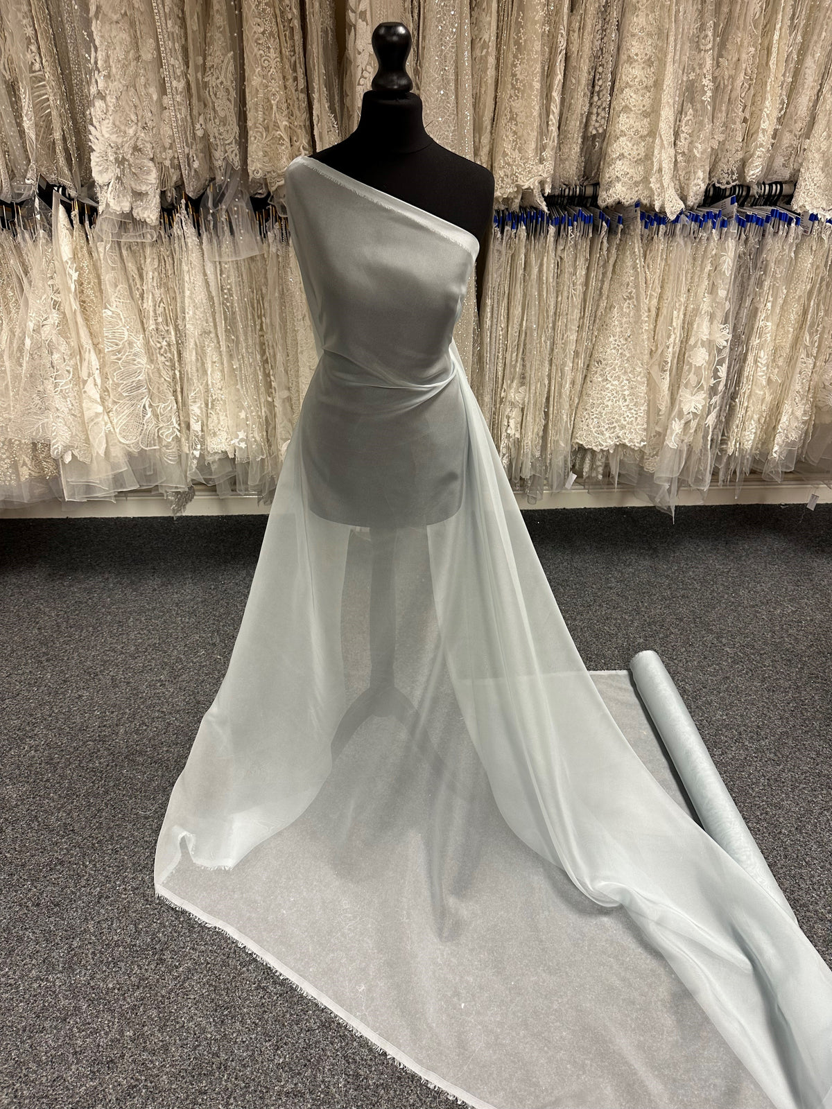 Himmelblauer Polyester-Chiffon – Honesty