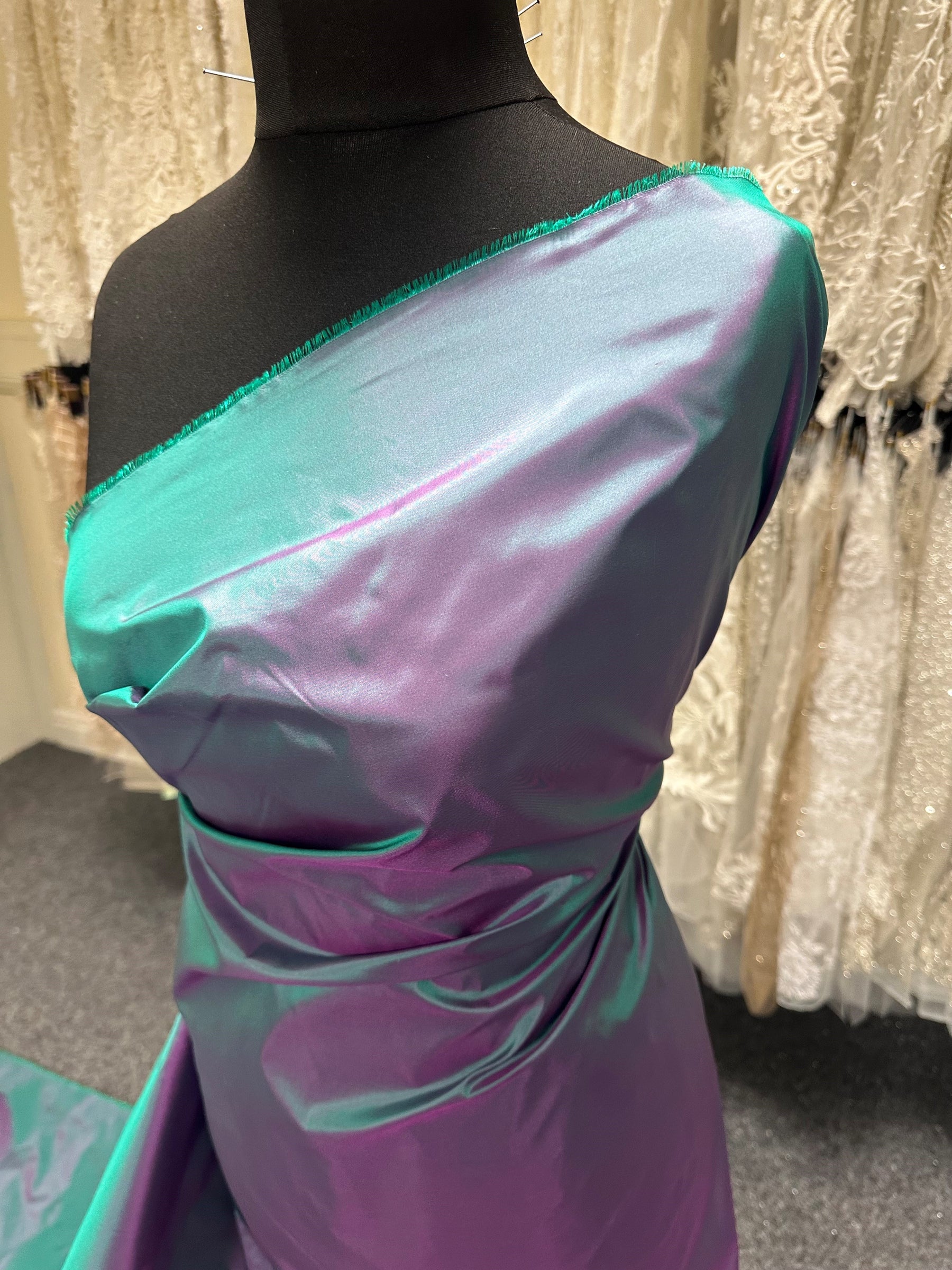 Jade-Seidentaft – Debutante