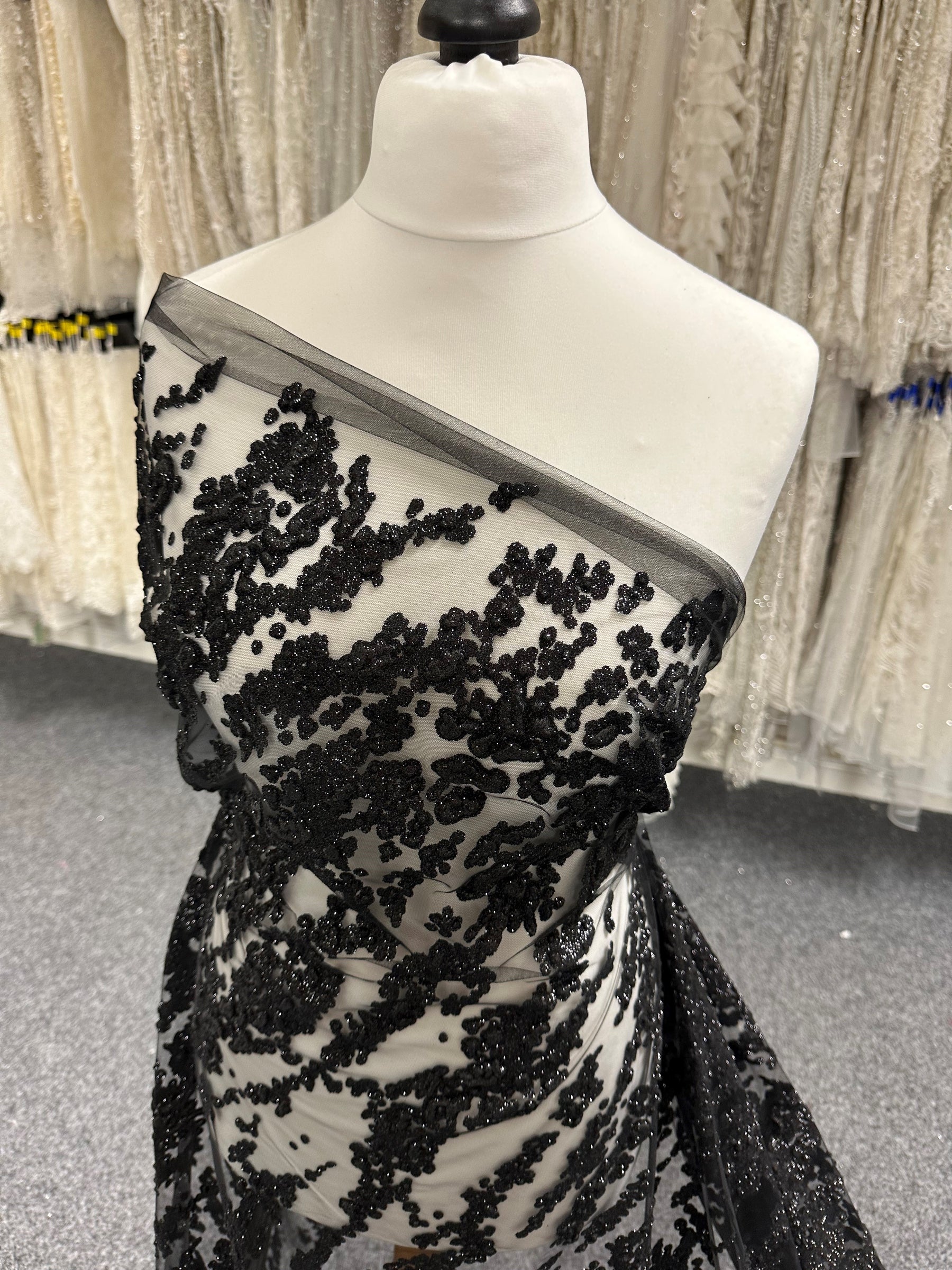 Schwarzer Glitzertüll – Adair