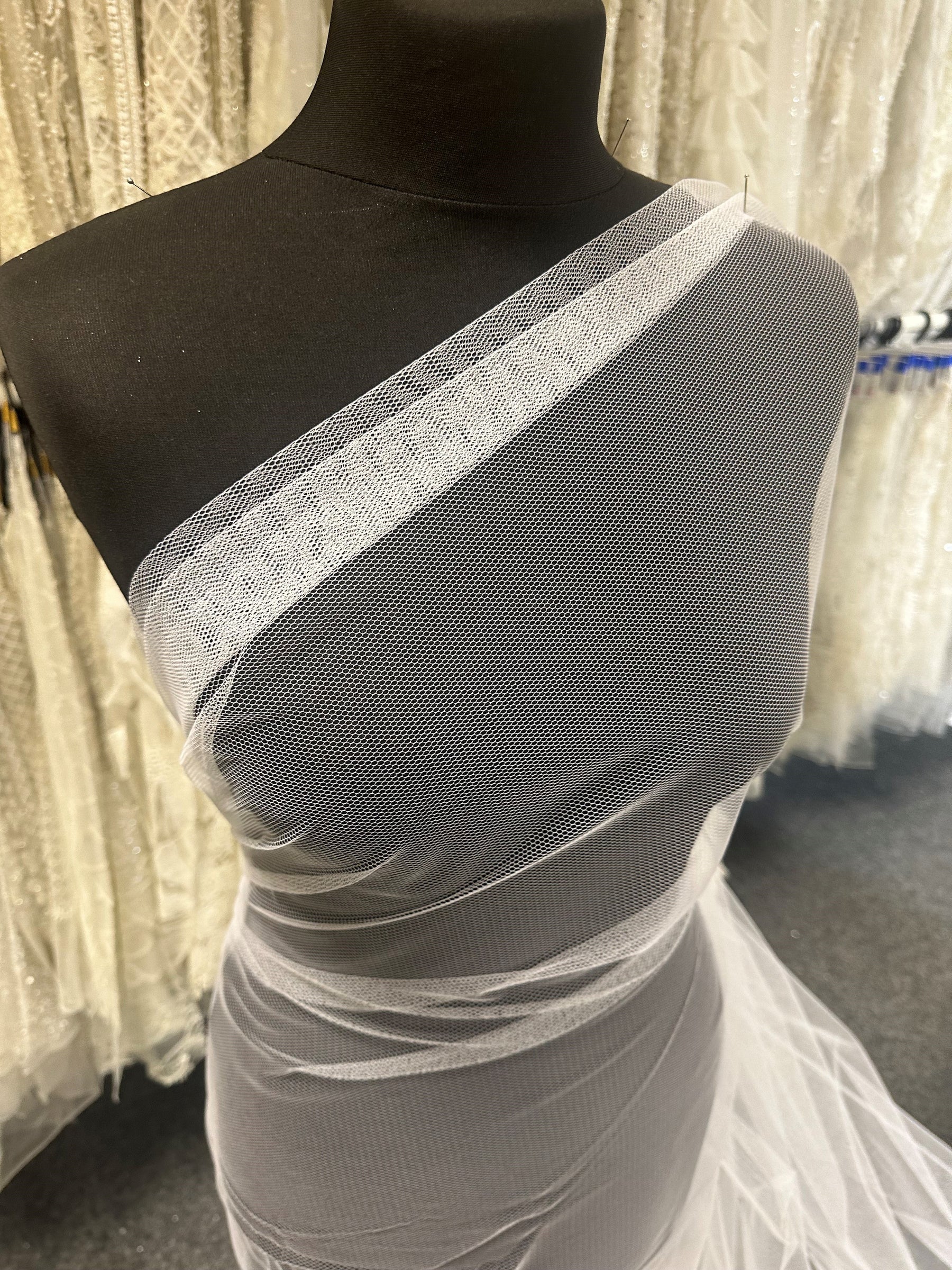 Seidenweißes, weiches Tüllkleid - Symphony