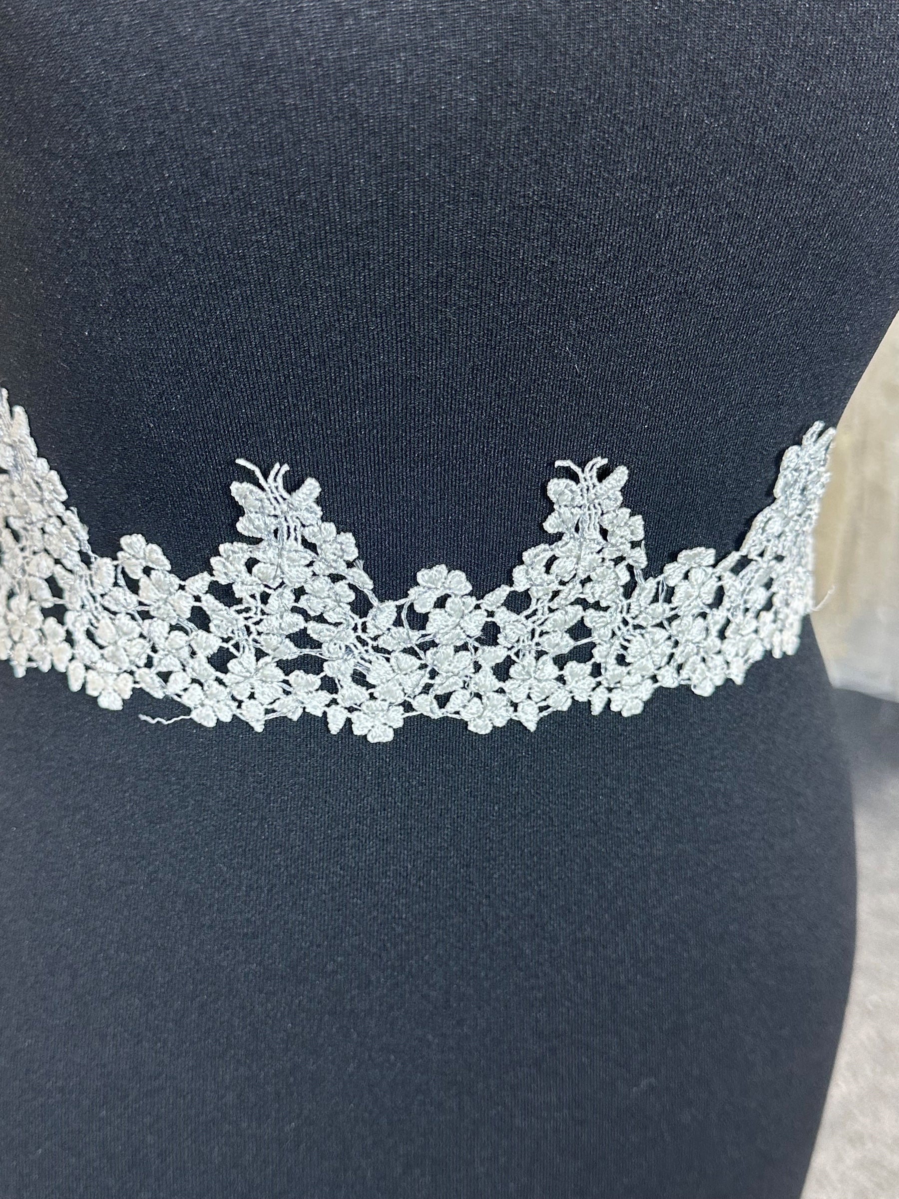 Elfenbeinfarbener Guipure-Spitzenbesatz – Brynn