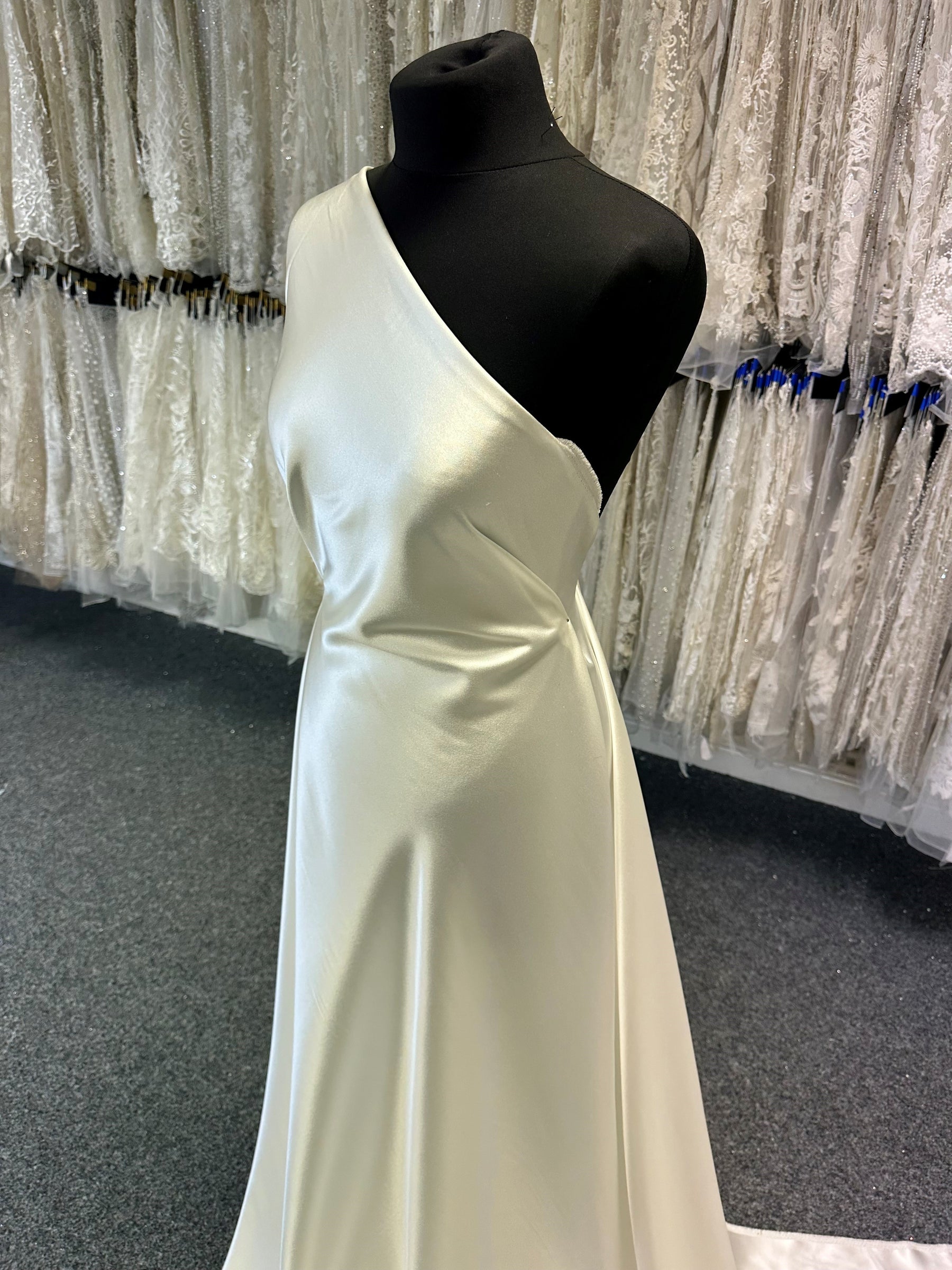 Elfenbeinfarbener Seidensatin - St. Tropez