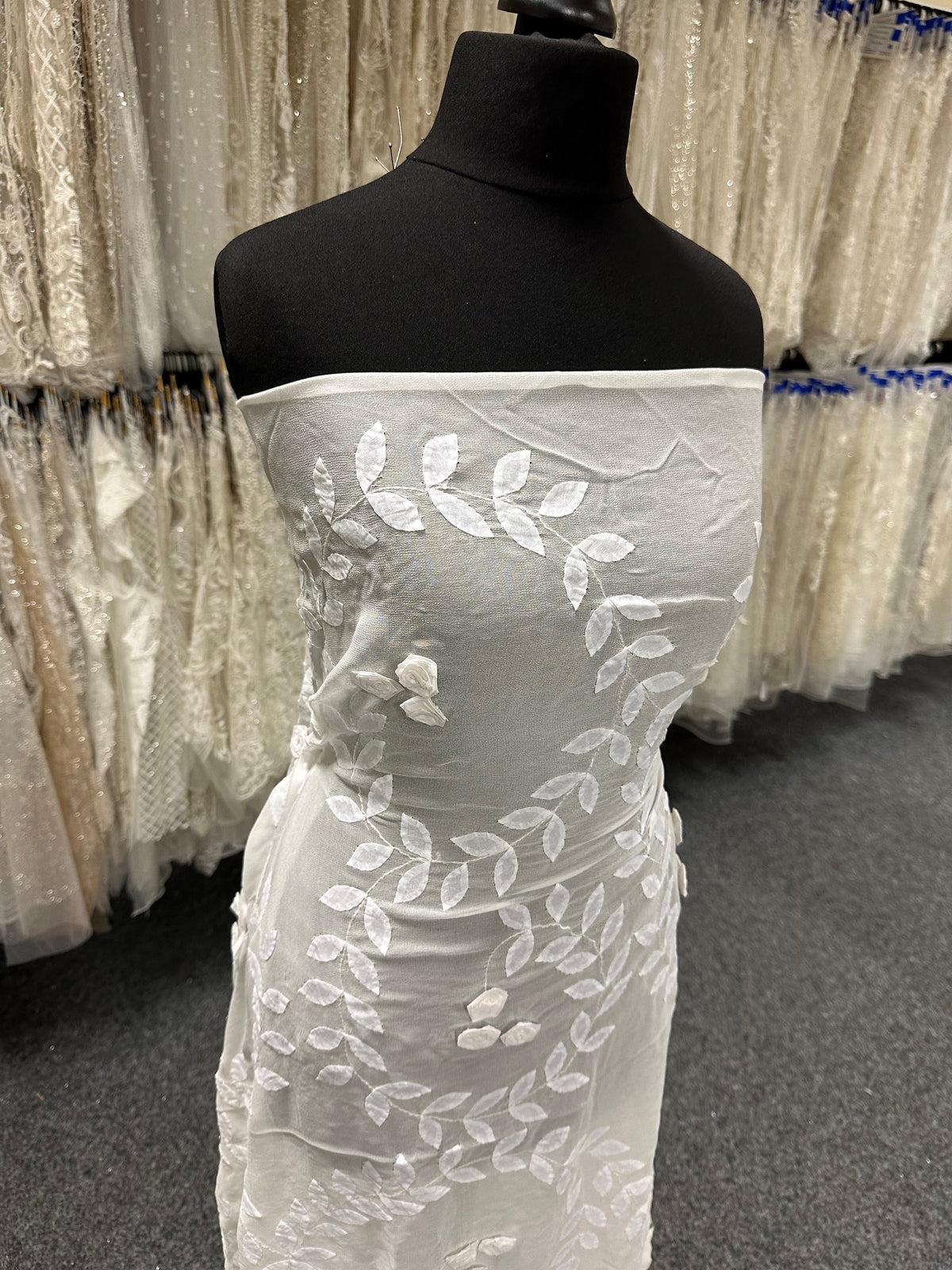 Elfenbeinfarbener Georgette mit Blumenmuster - Minnie