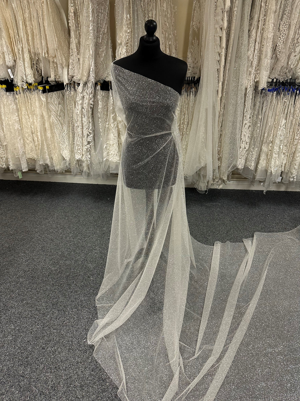 Elfenbeinfarbener Glitzertüll – Appeal