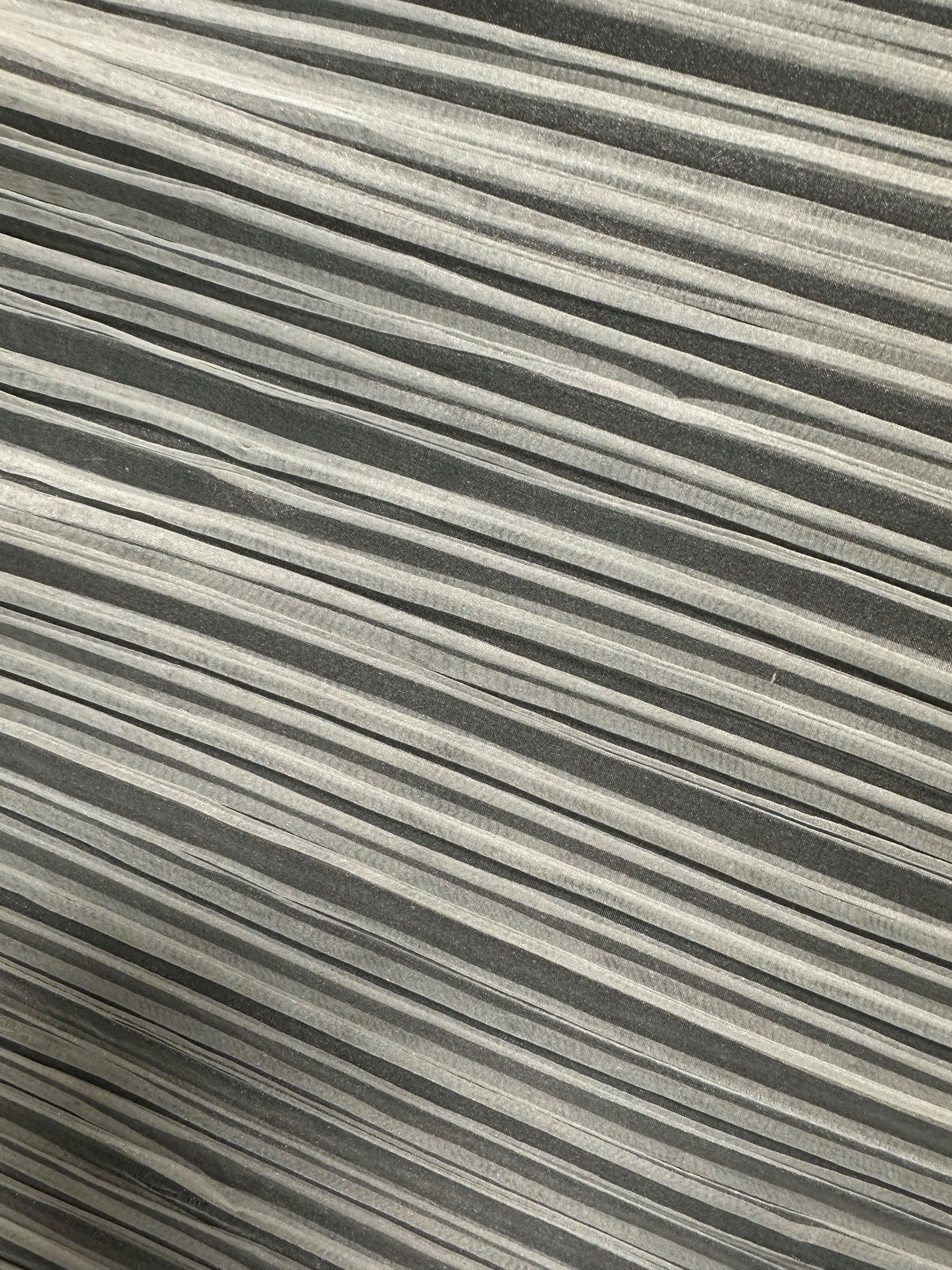 Elfenbeinfarbener, plissierter Polyester-Organza - Flirtation