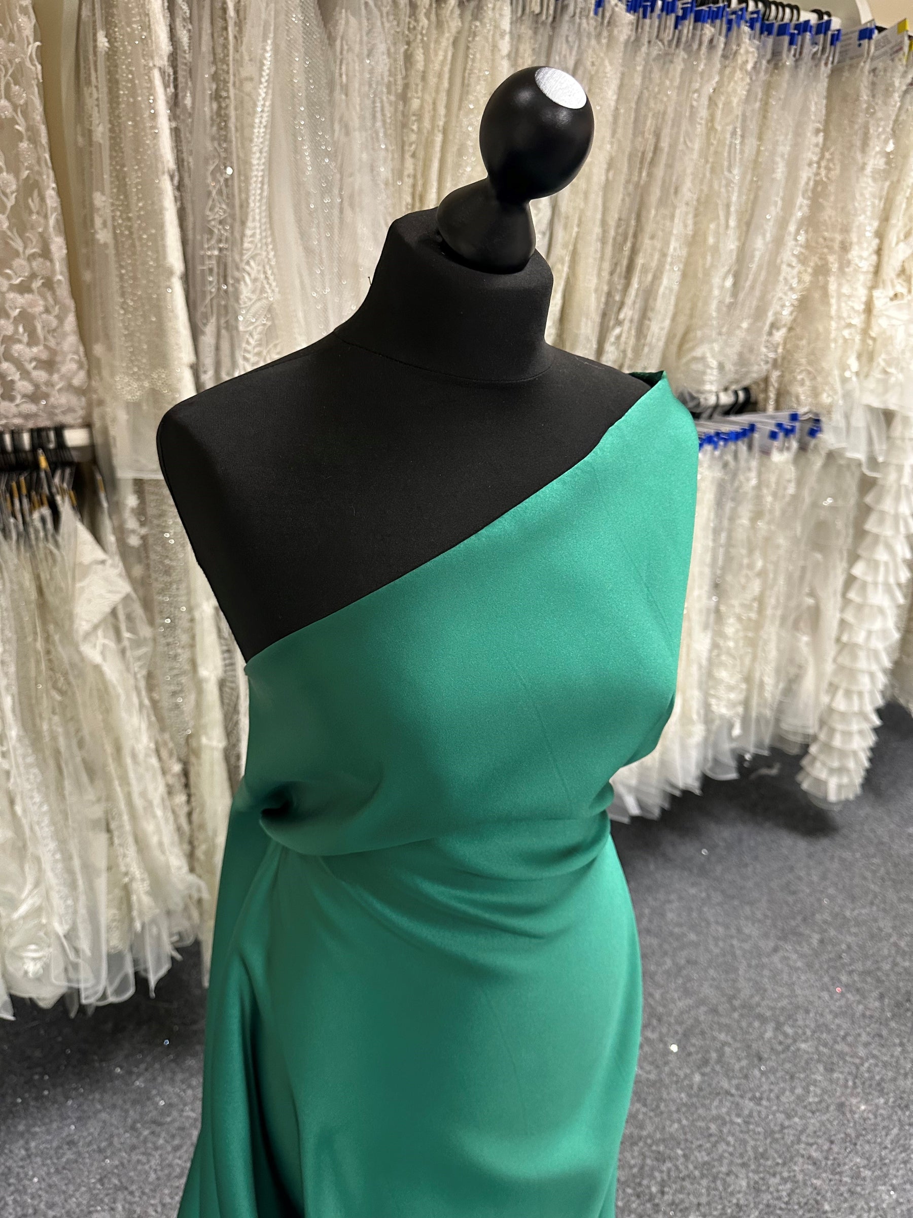 Waldgrüner Polyester-Duchesse-Satin - Contessa