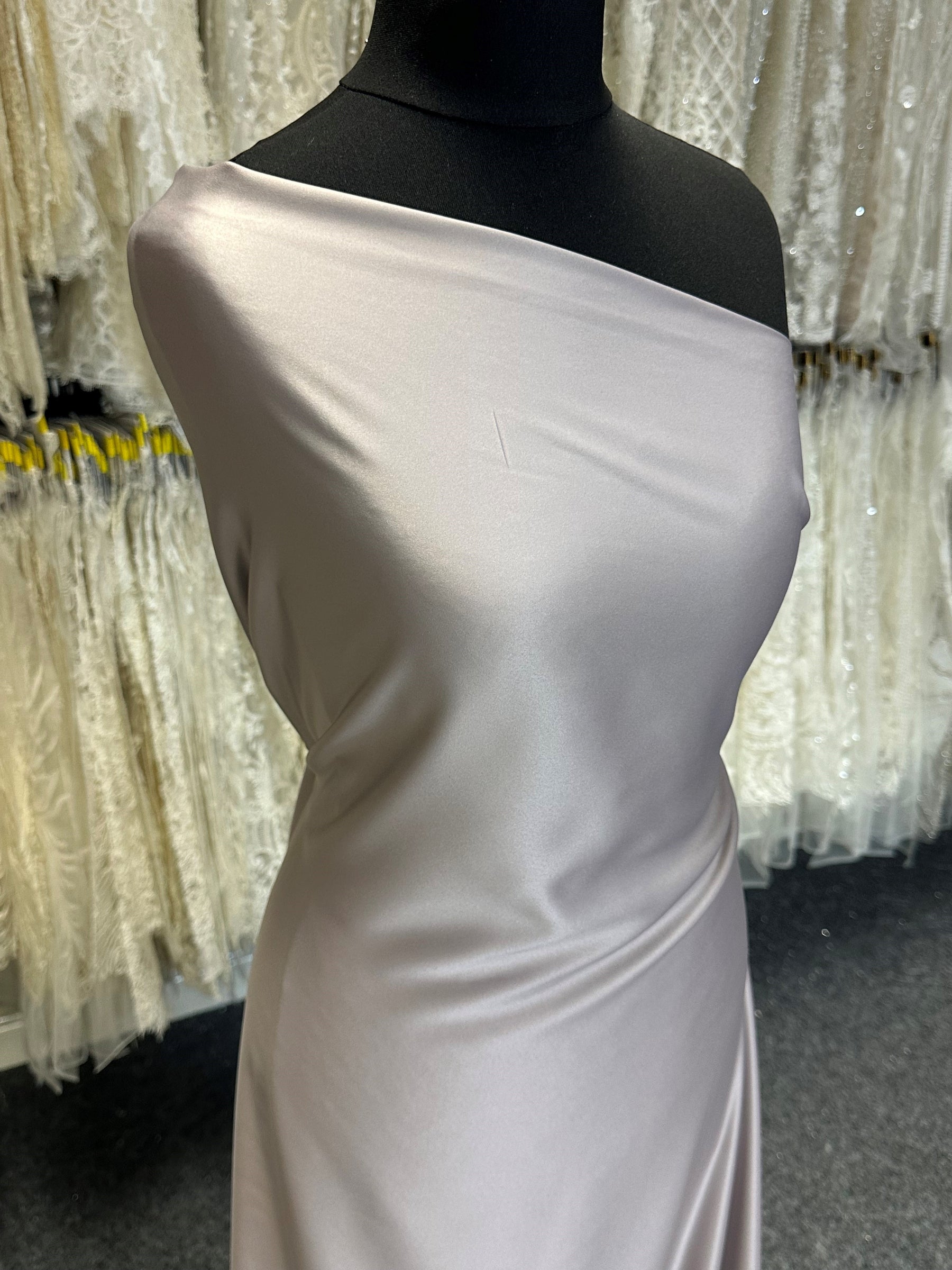 Maulbeer-Polyester-Satin - Trust