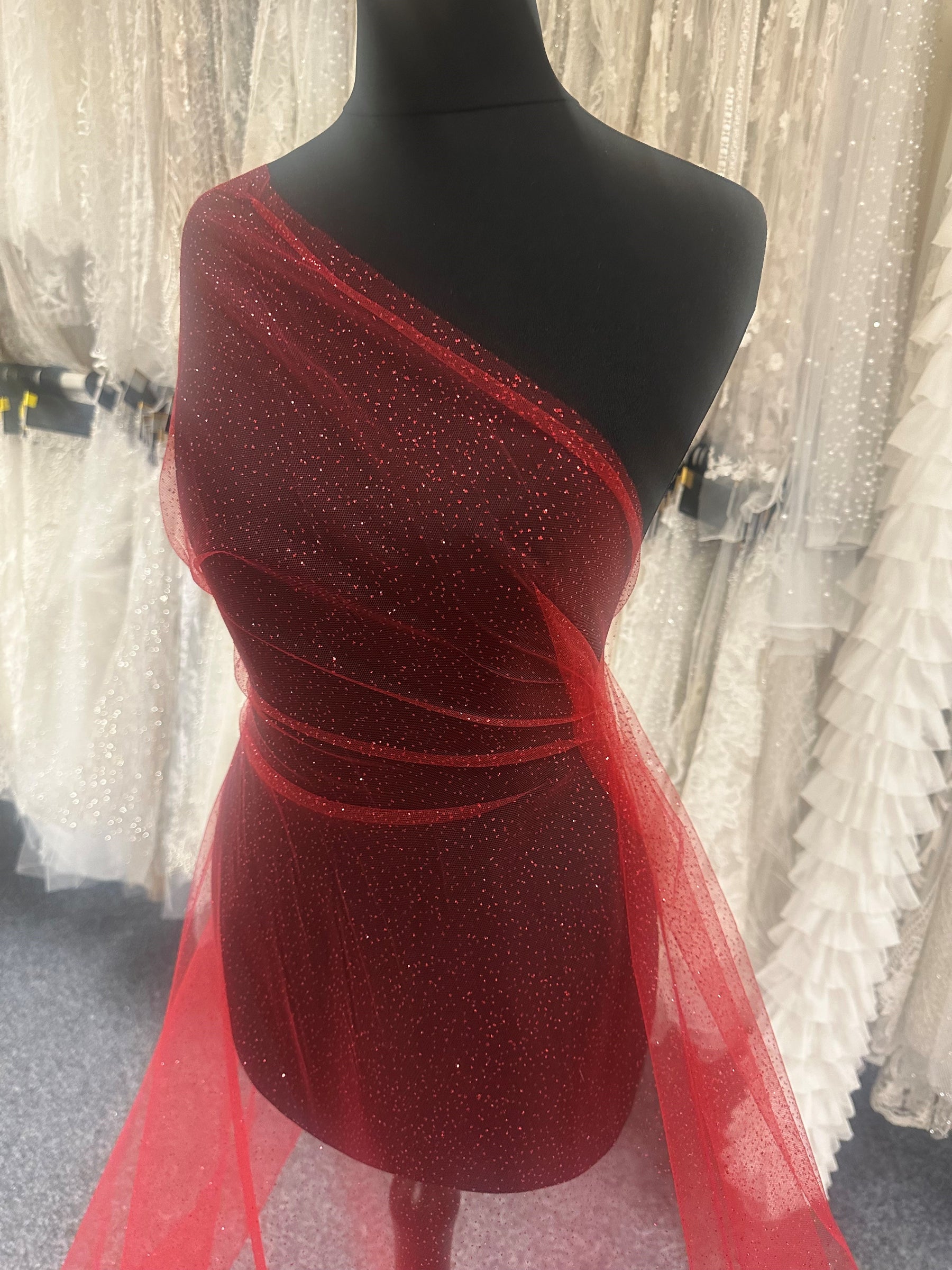 Roter Glitzertüll - Trompete