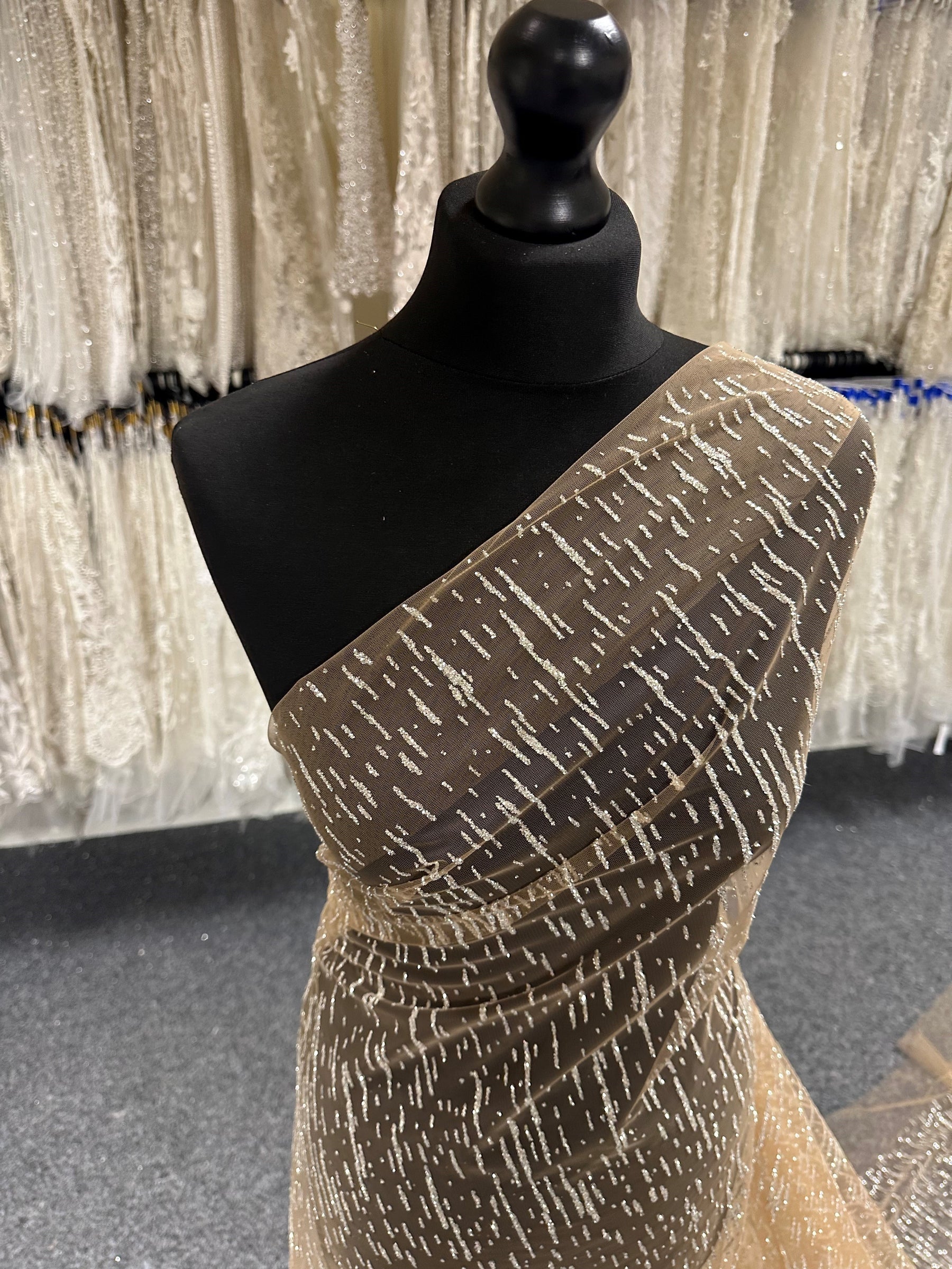 Nackte Glitzerspitze – Elise
