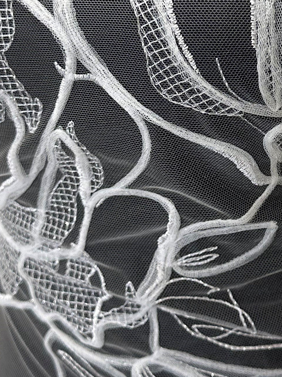 Elfenbeinfarbene bestickte Spitze - Gabinka