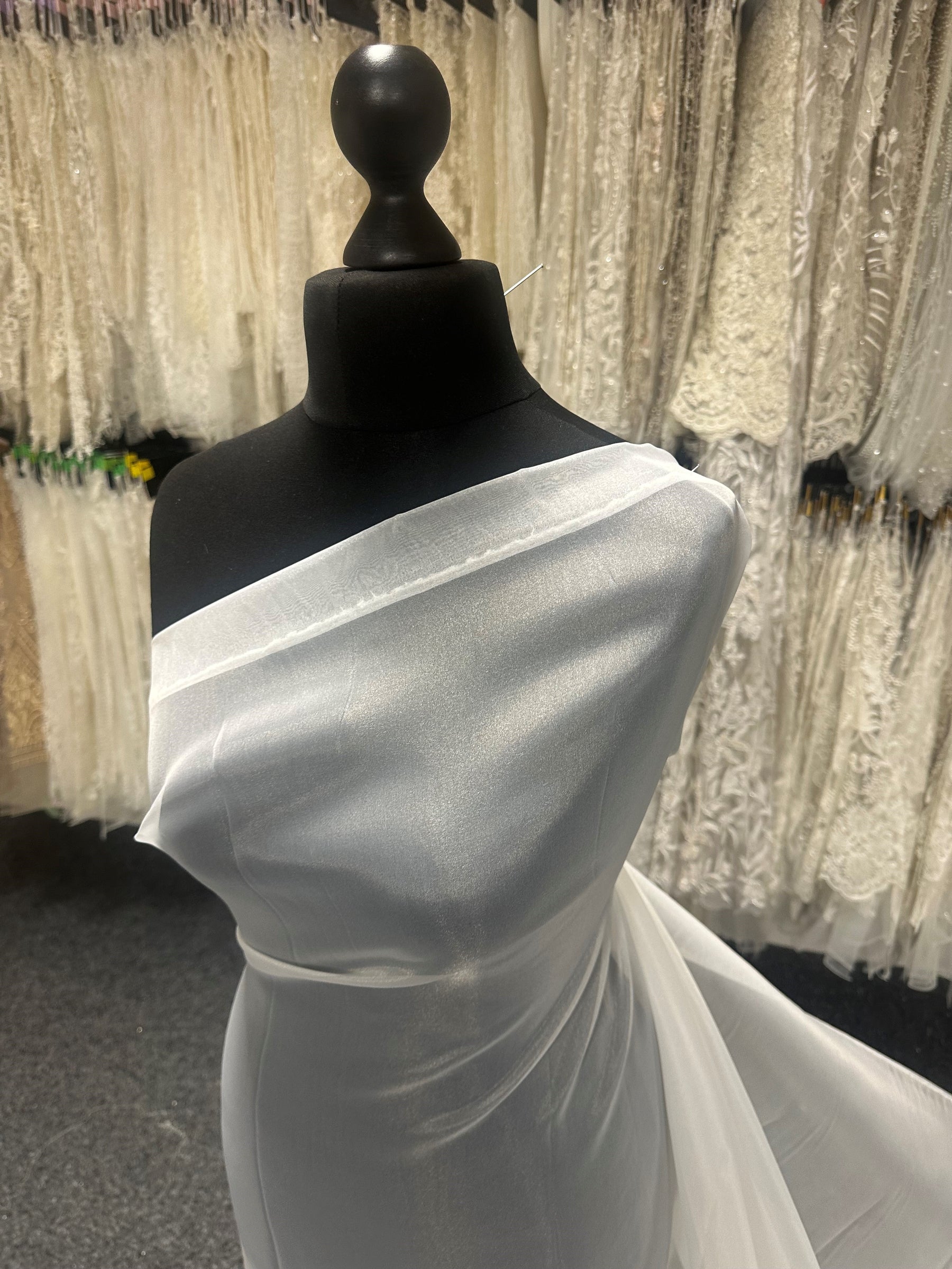 Elfenbeinfarbener Öko-Organza - Momentum