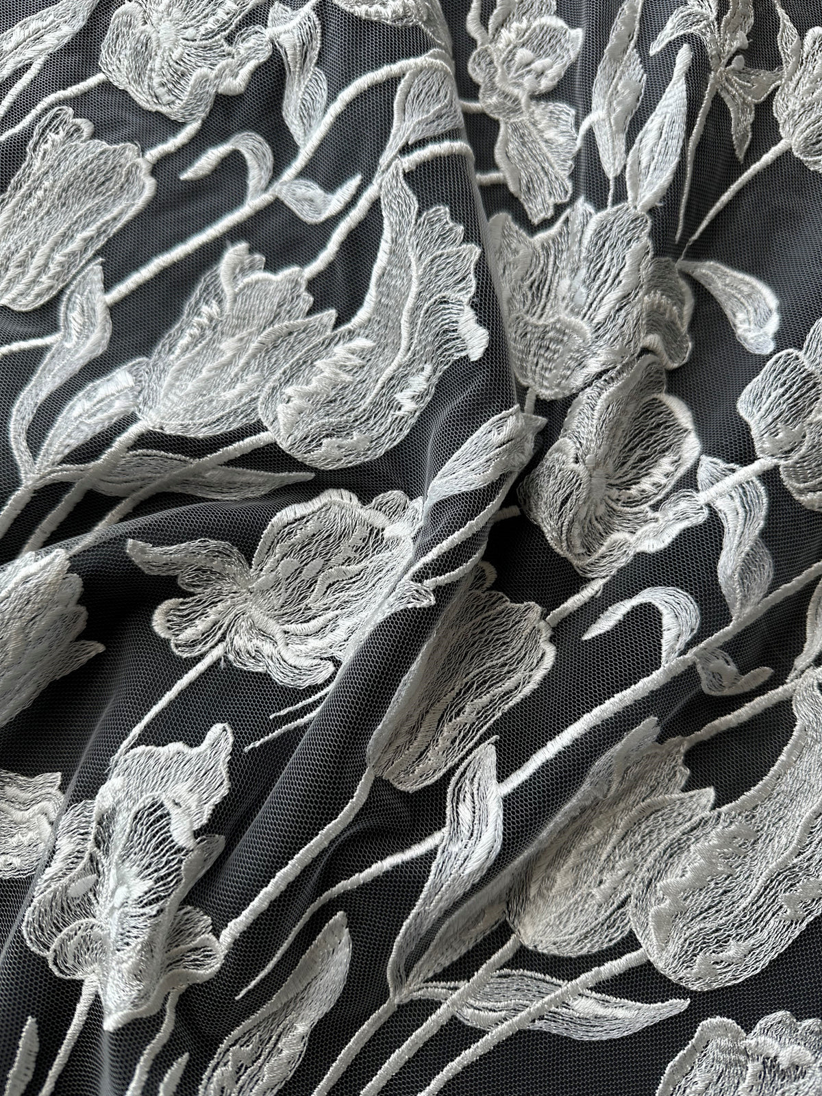 Elfenbeinfarbene italienische bestickte Spitze - Sammie