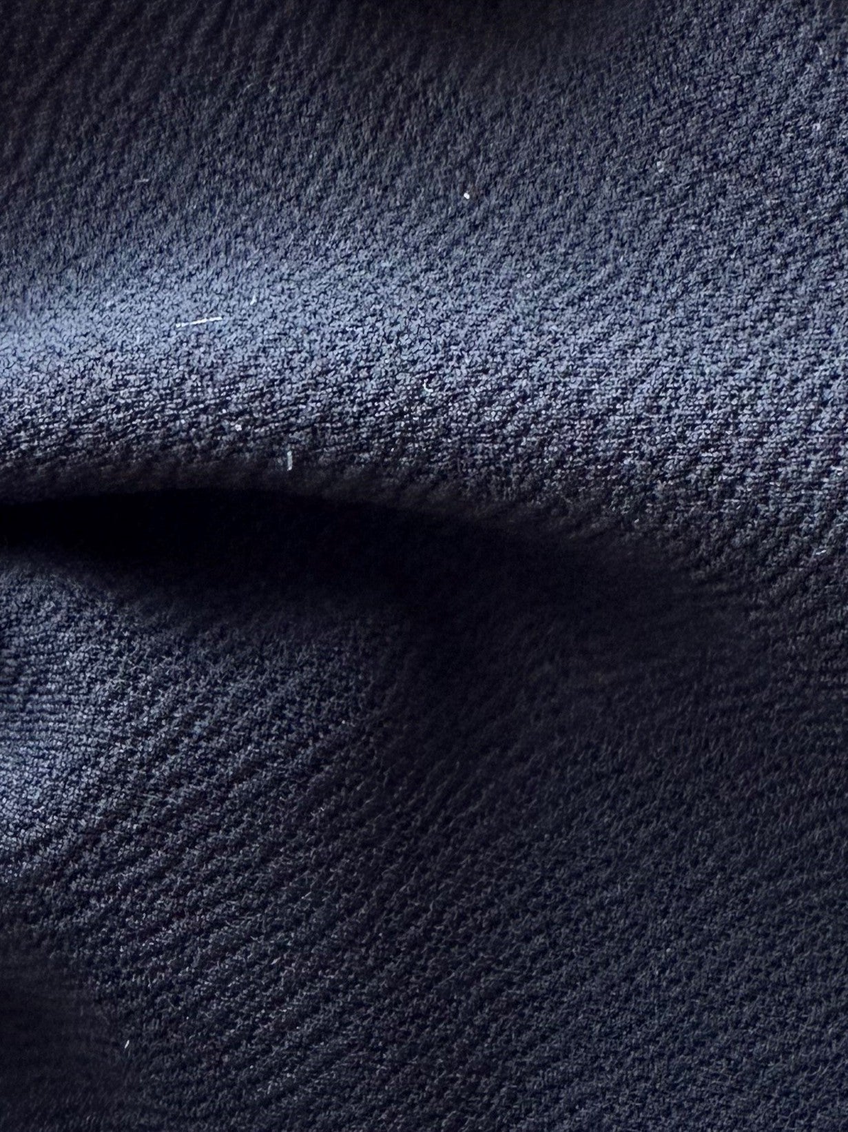 Schwarzer Stretch-Polyester-Krepp – Spanien