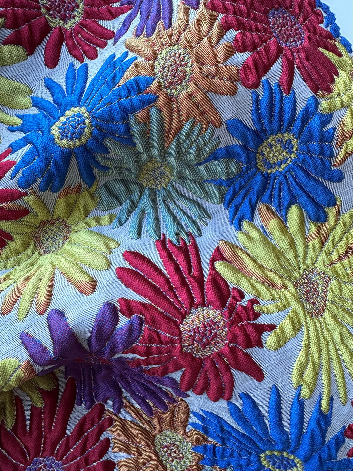 Mehrfarbiger Jacquard-Brokat mit Blumenmuster – Native