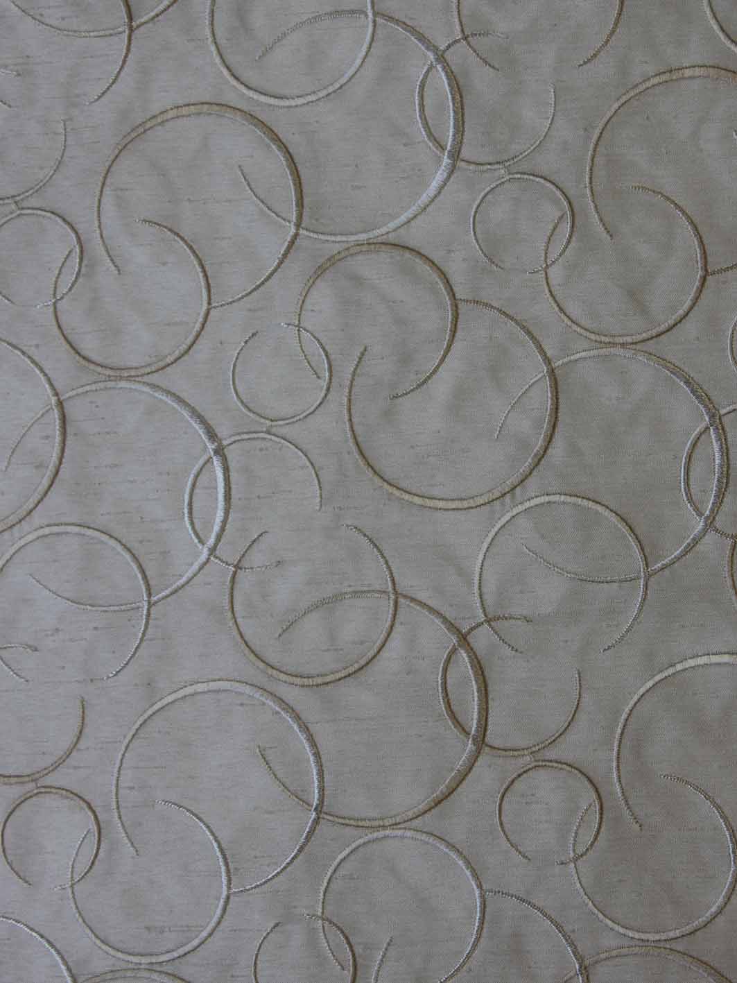 Champagnerfarbener bestickter Stoff – Brooklyn